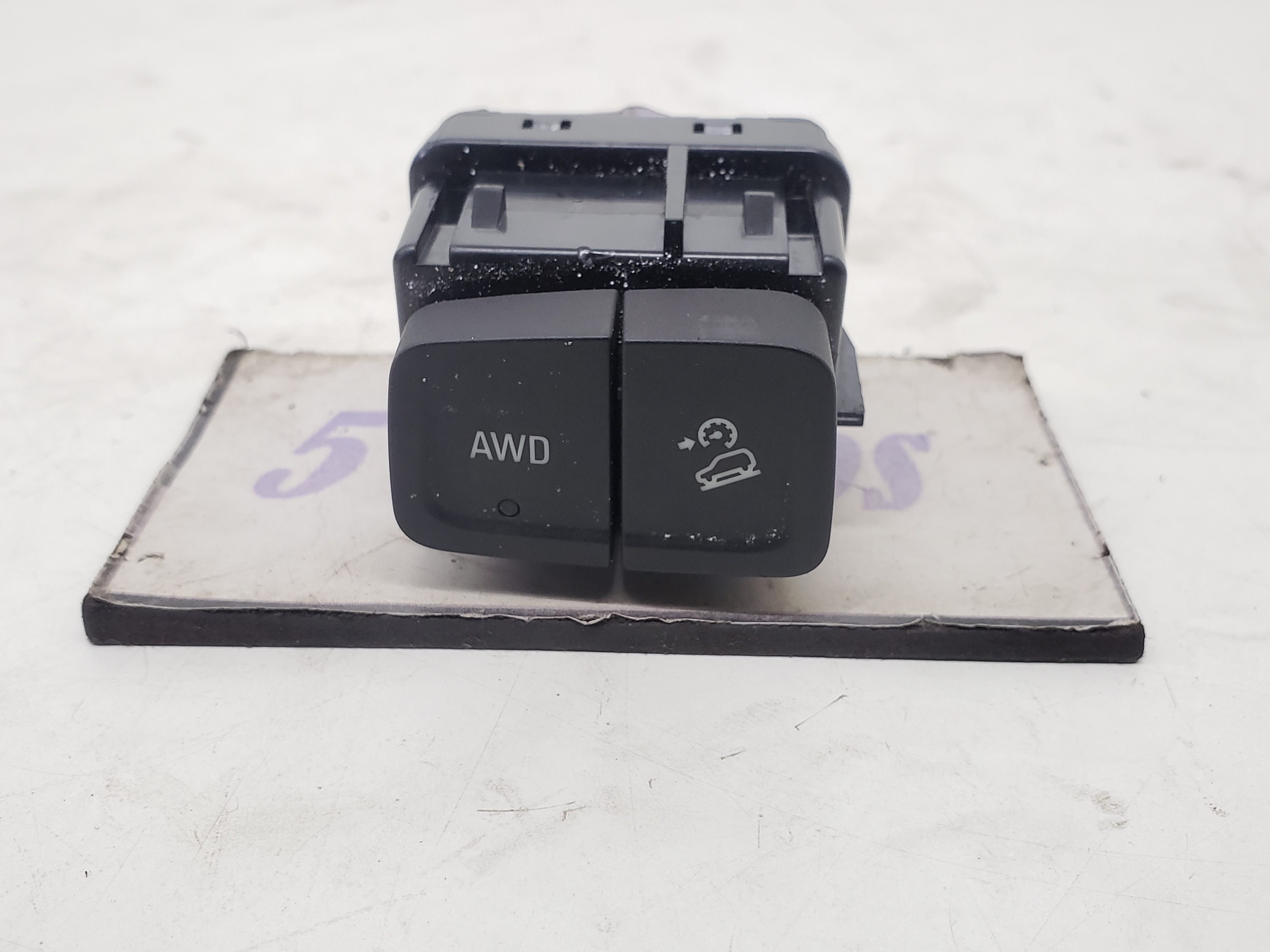 Botão Tração Awd Gm Equinox 2.0 Turbo 2018 / 2019 N84204833