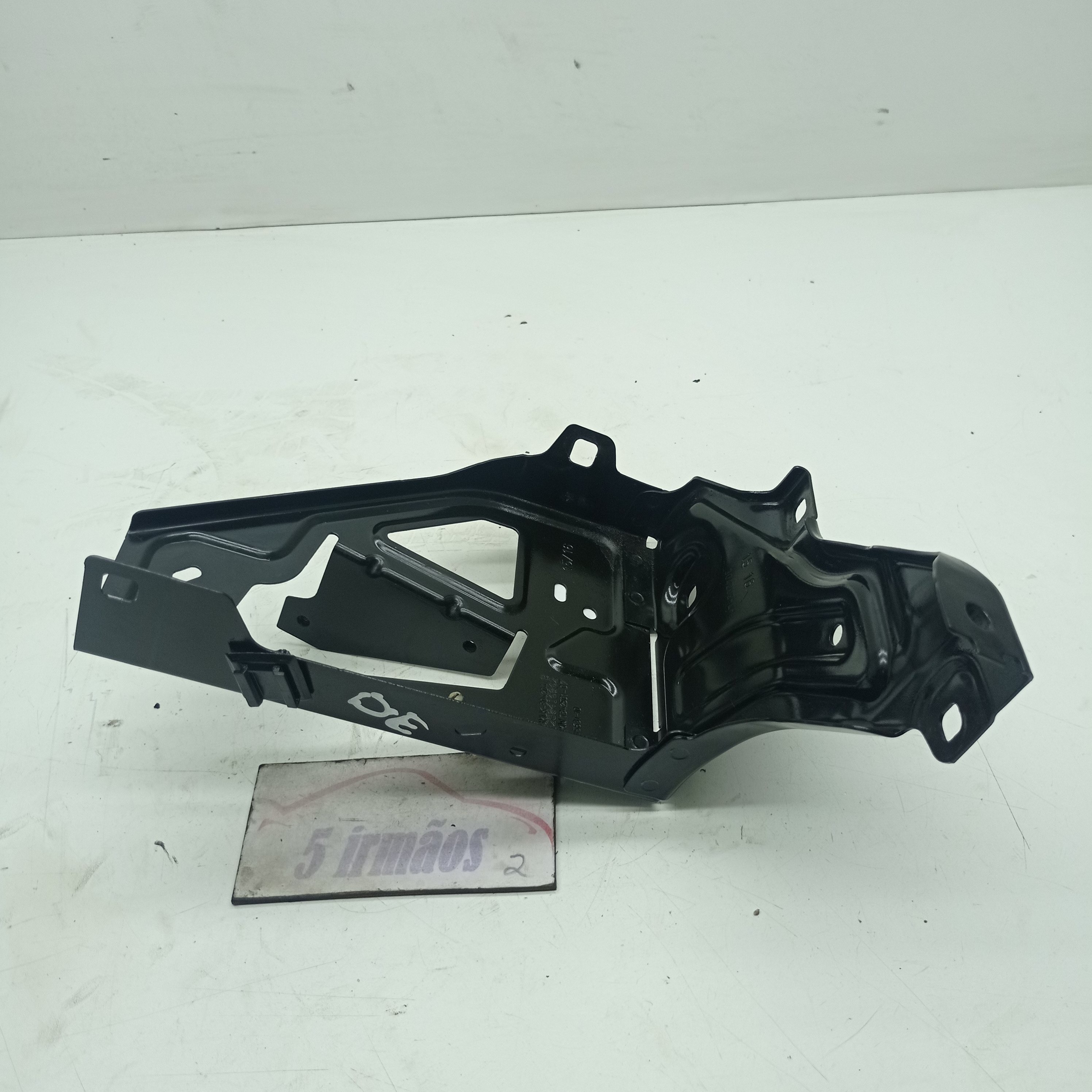 Suporte Farol Milha Esquerdo Bmw X1 3.0 2011 Nº734250107
