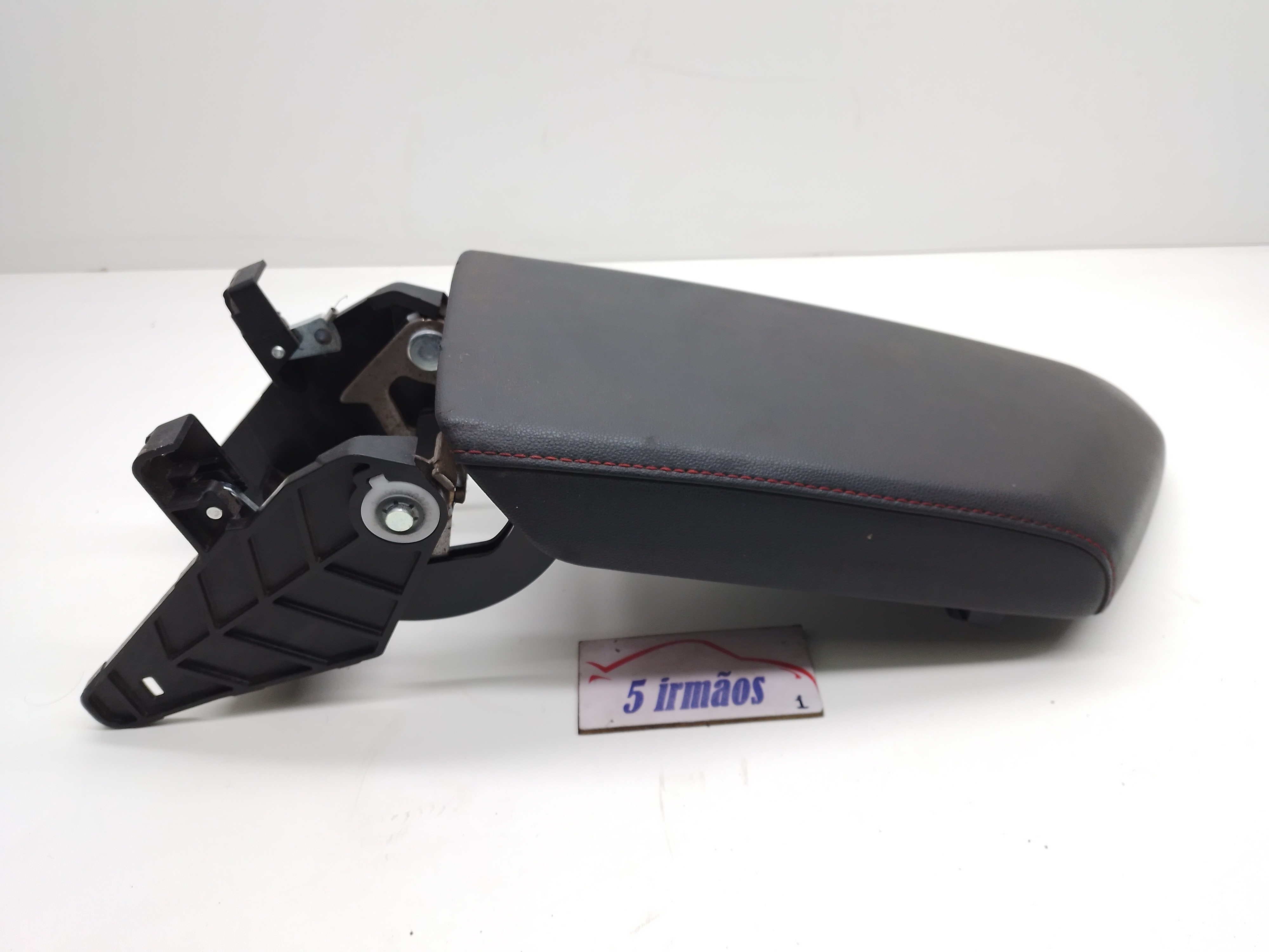 Apoio Braço Console Central Vw Jetta Gli 2.0 2019 / 2020