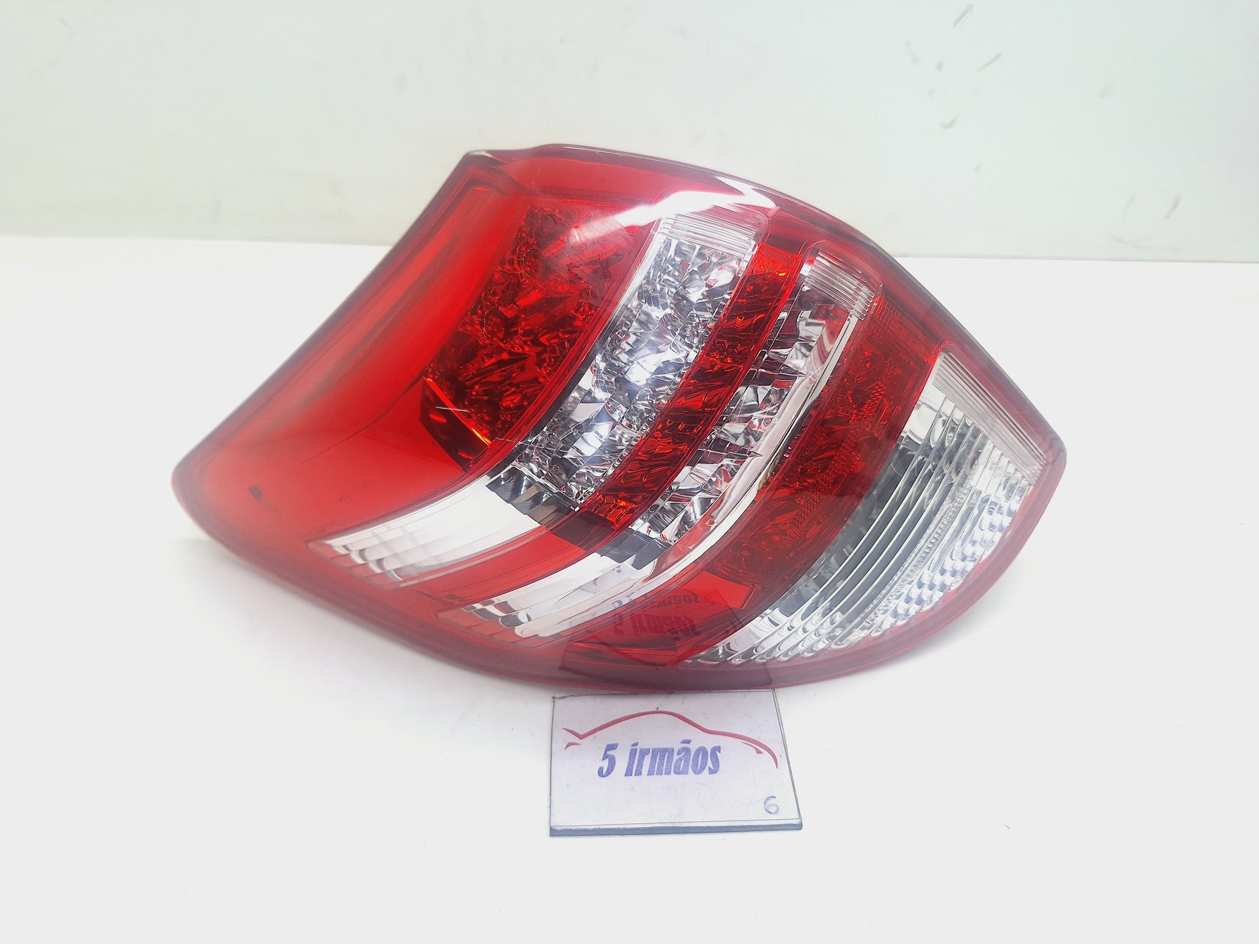 Lanterna Esquerda Led Toyota Rav4 2.4 2009/2010  Esquerdo Vermelho