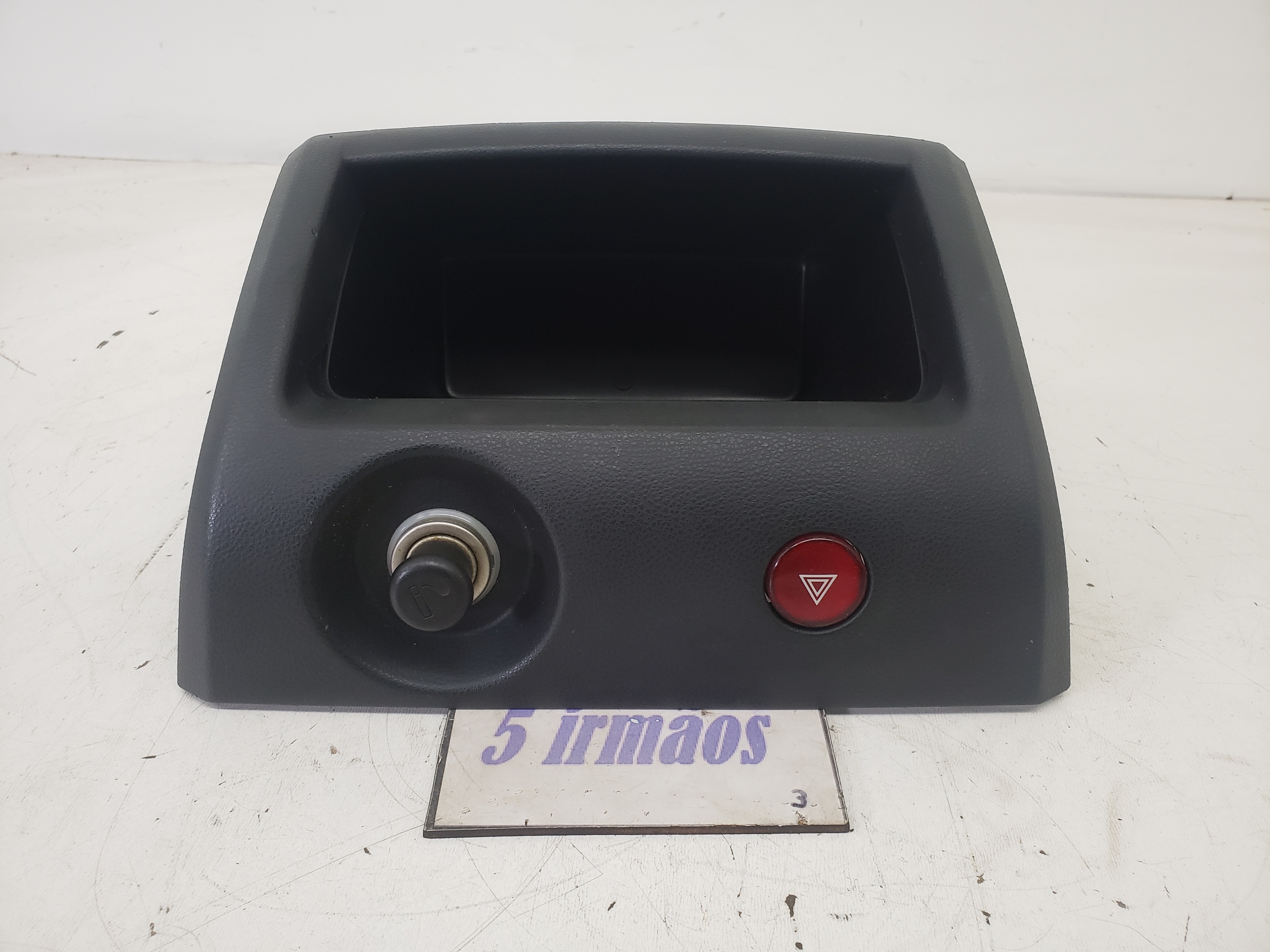 Porta Objetos Botão Pisca Alerta Mitsubishi Airtrek 2.4 2008