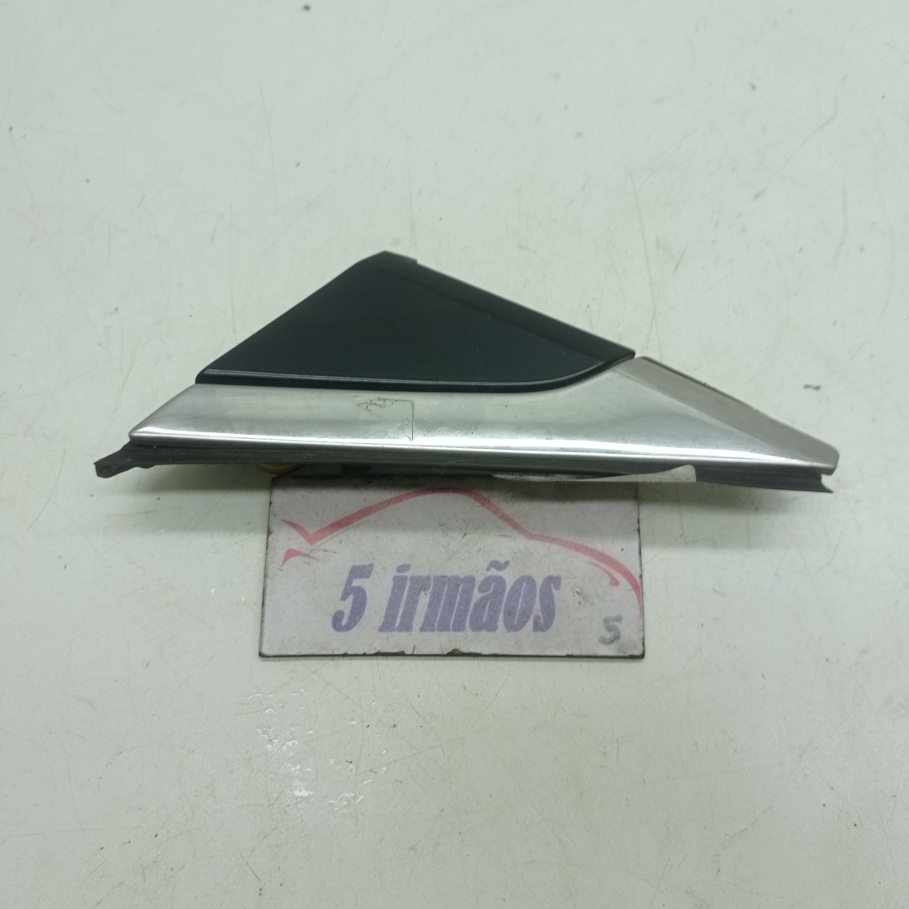 Acabamento Externo Retrovisor Esquerdo Hyundai Azera 2012 Preto / Prateado