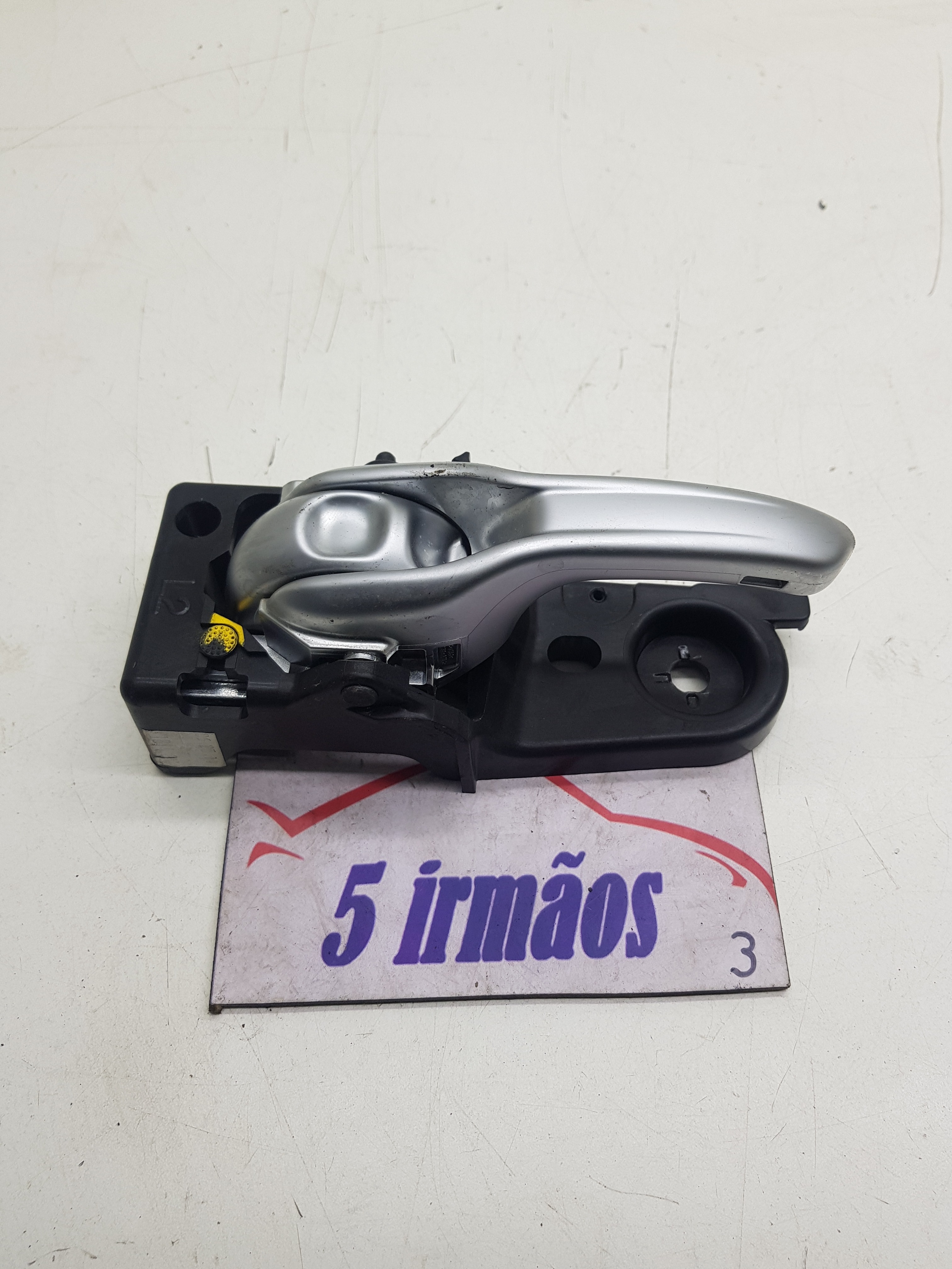 Maçaneta Interna Traseira Esquerda Jeep Cherokee 3.2 2014 Traseira