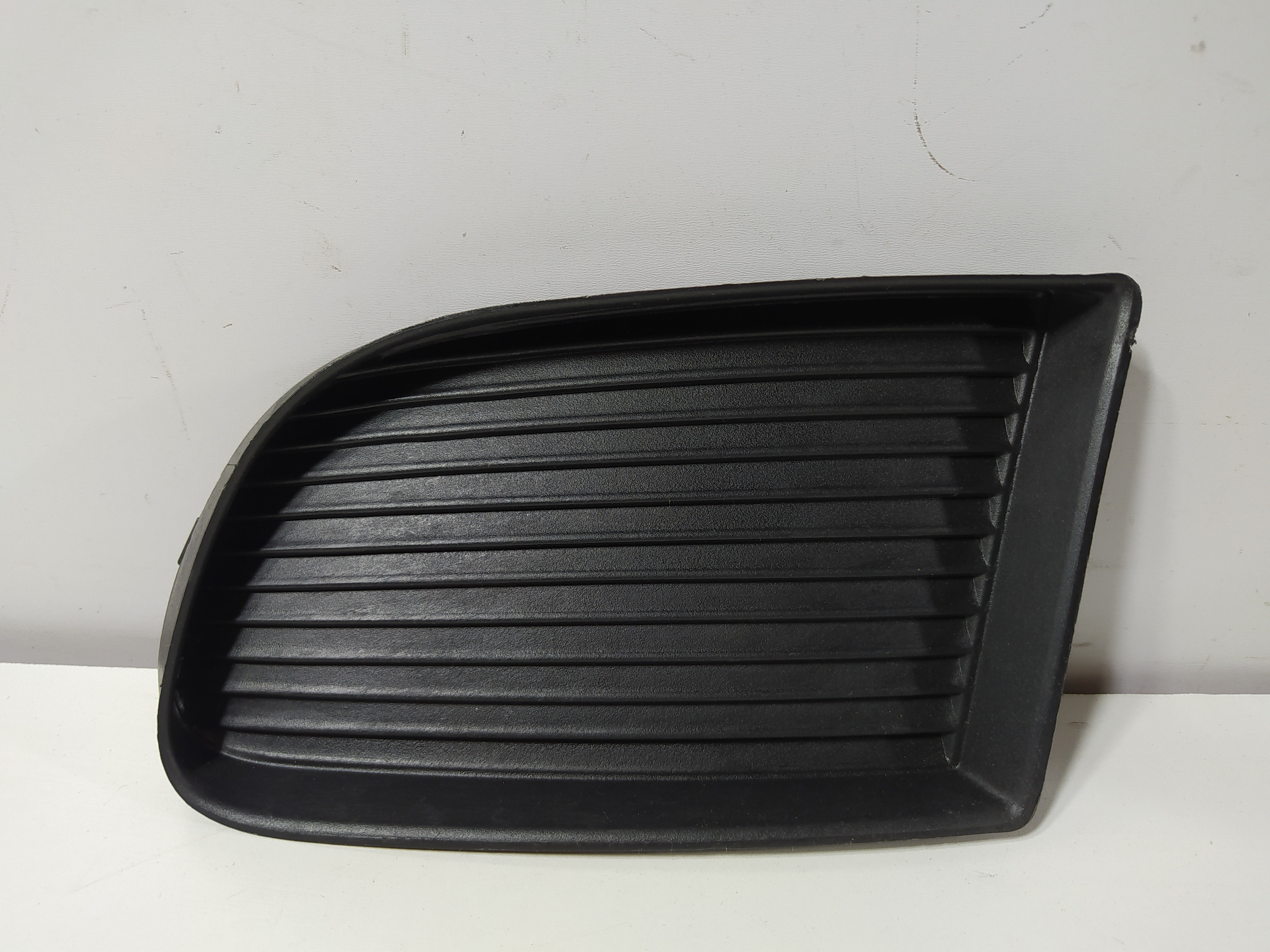 Moldura Parachoque Direito Fiat Ideia 2006 2007 2010