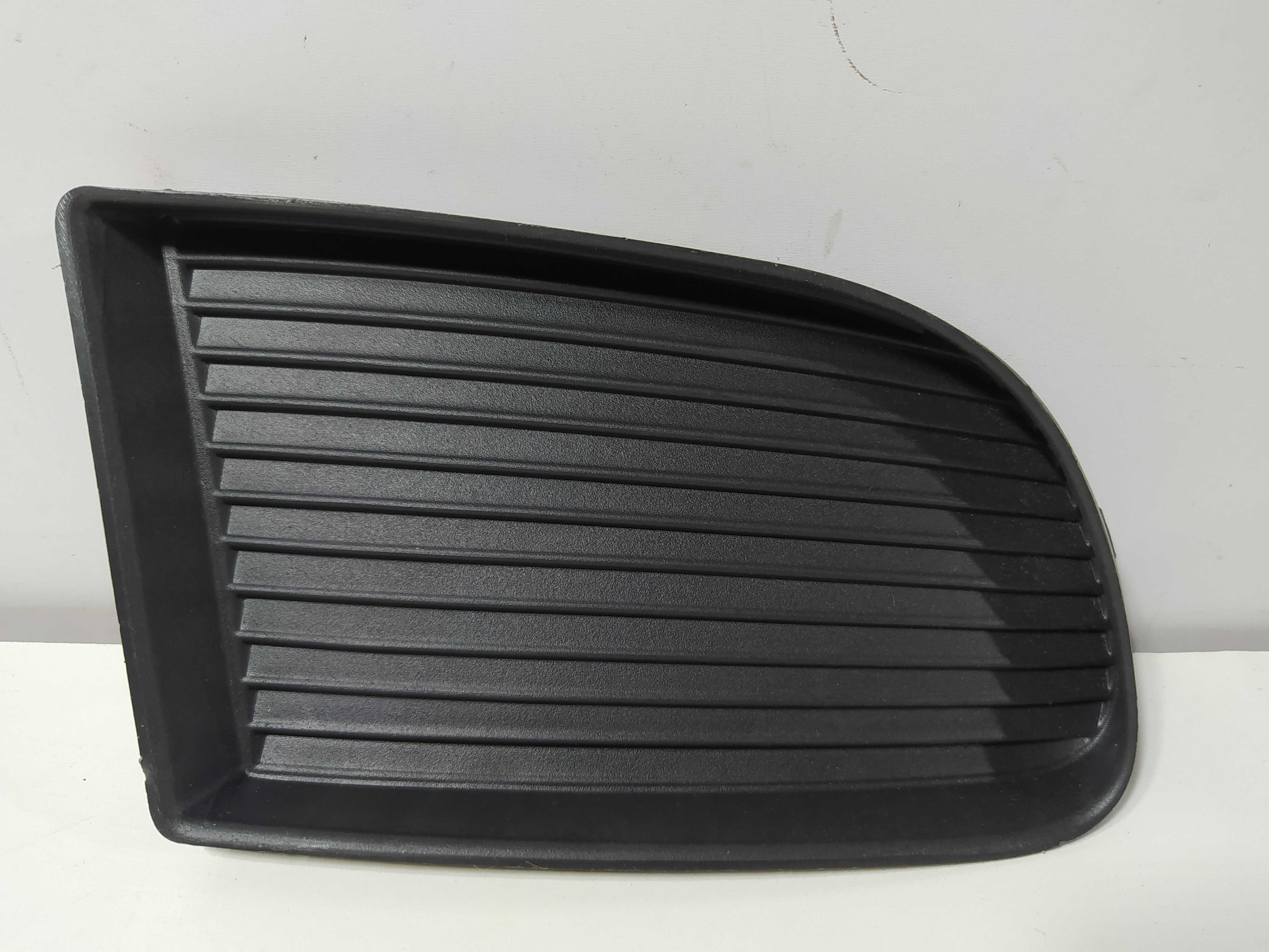 Grade Parachoque Direita Fiat Idea 2005 A 2010 Preta S Furo