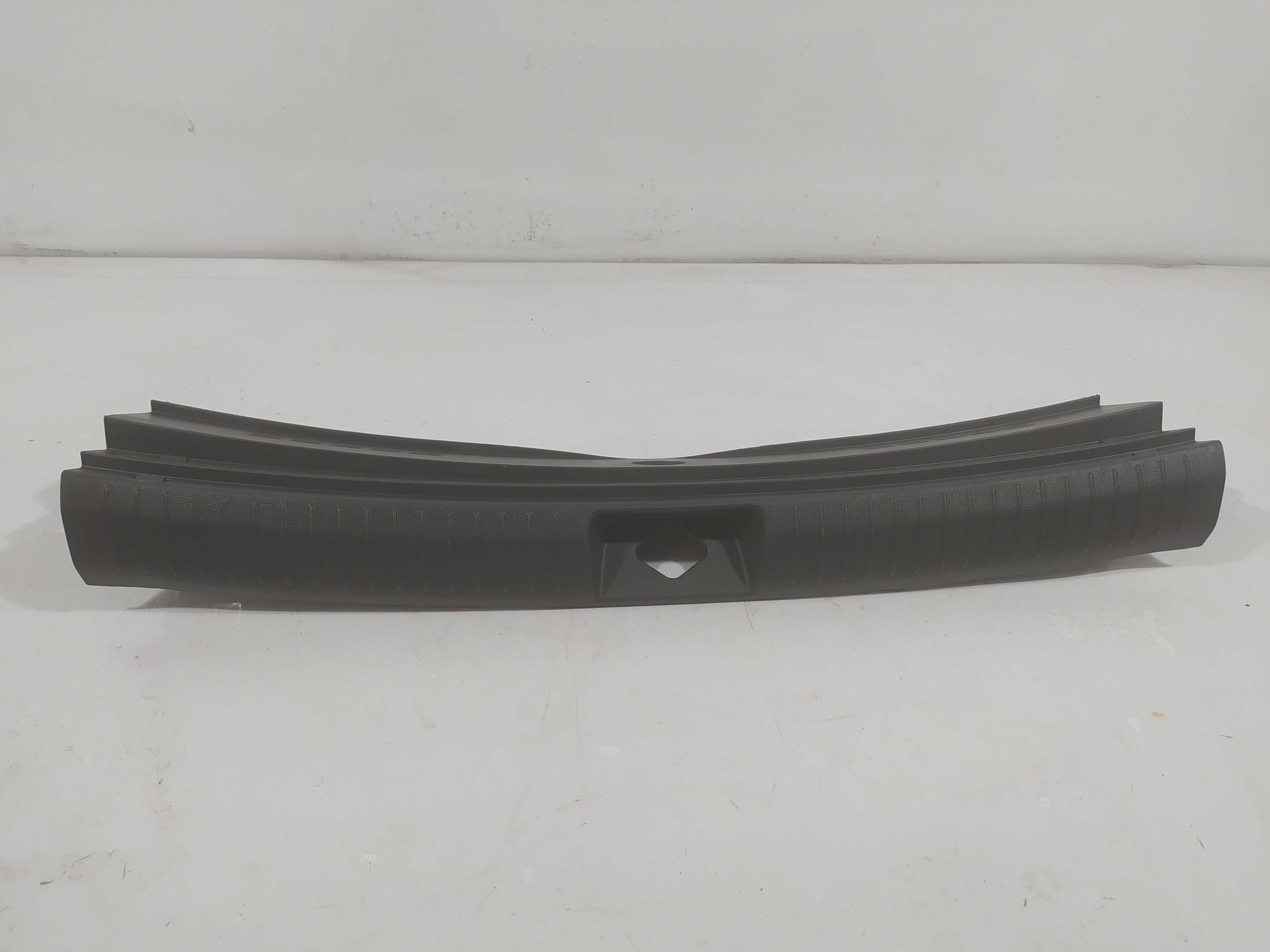 Acabamento Painel Traseiro Creta 2019 1