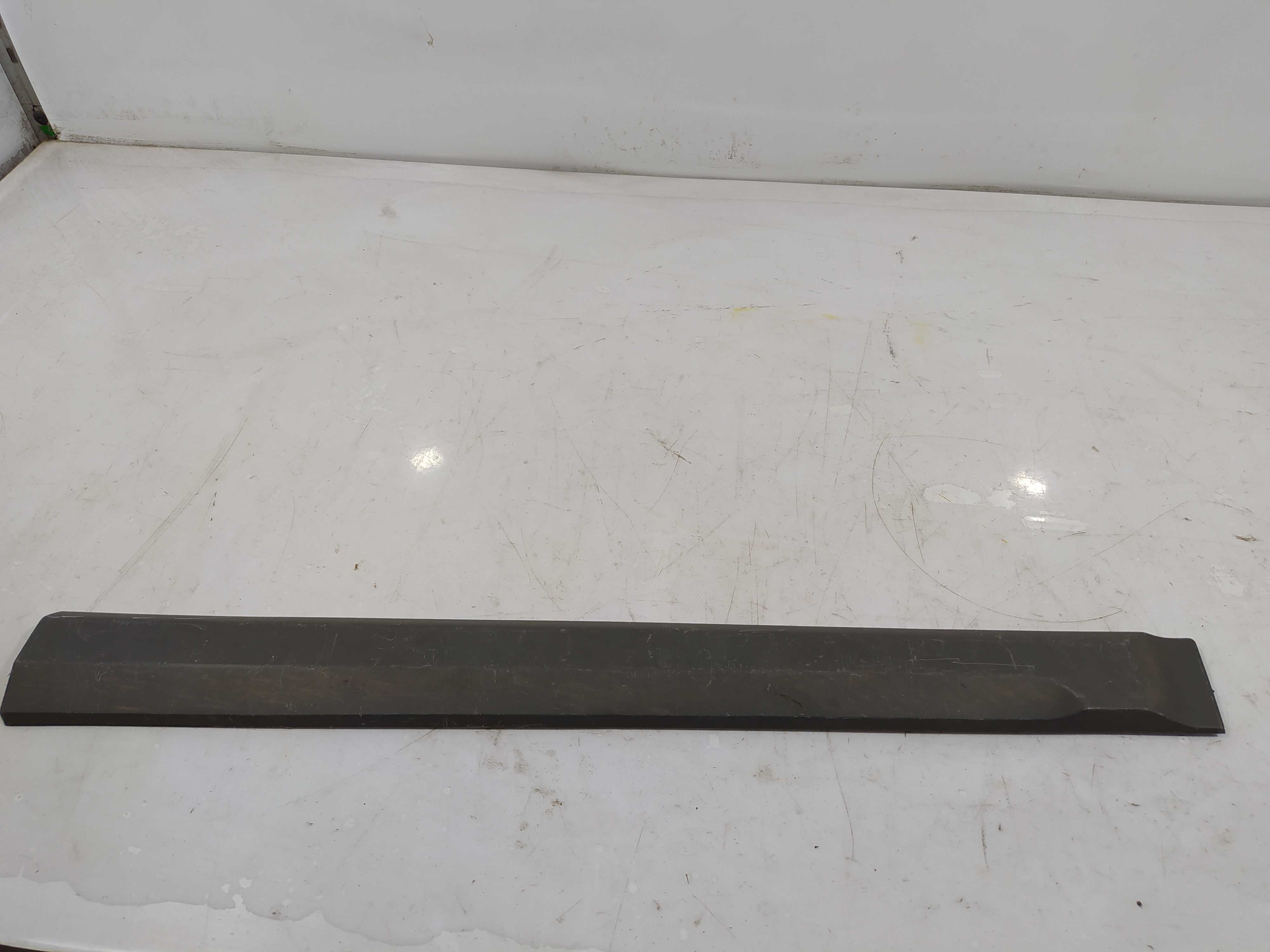 Moldura Da Porta Dianteira Direita Palio Weekend 2008 1