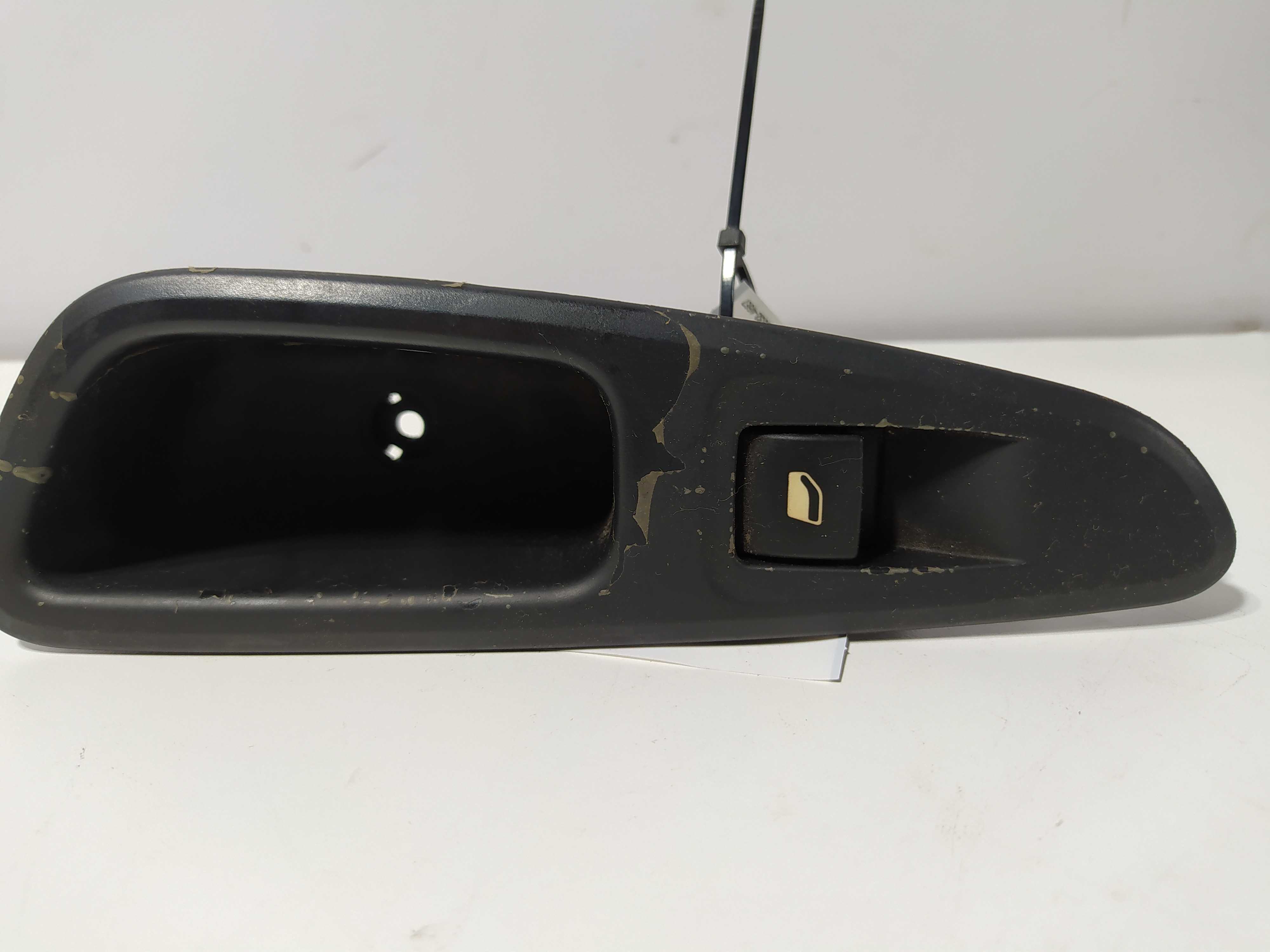 Moldura Interruptor Do Vidro Traseira Direita Pegeout 308