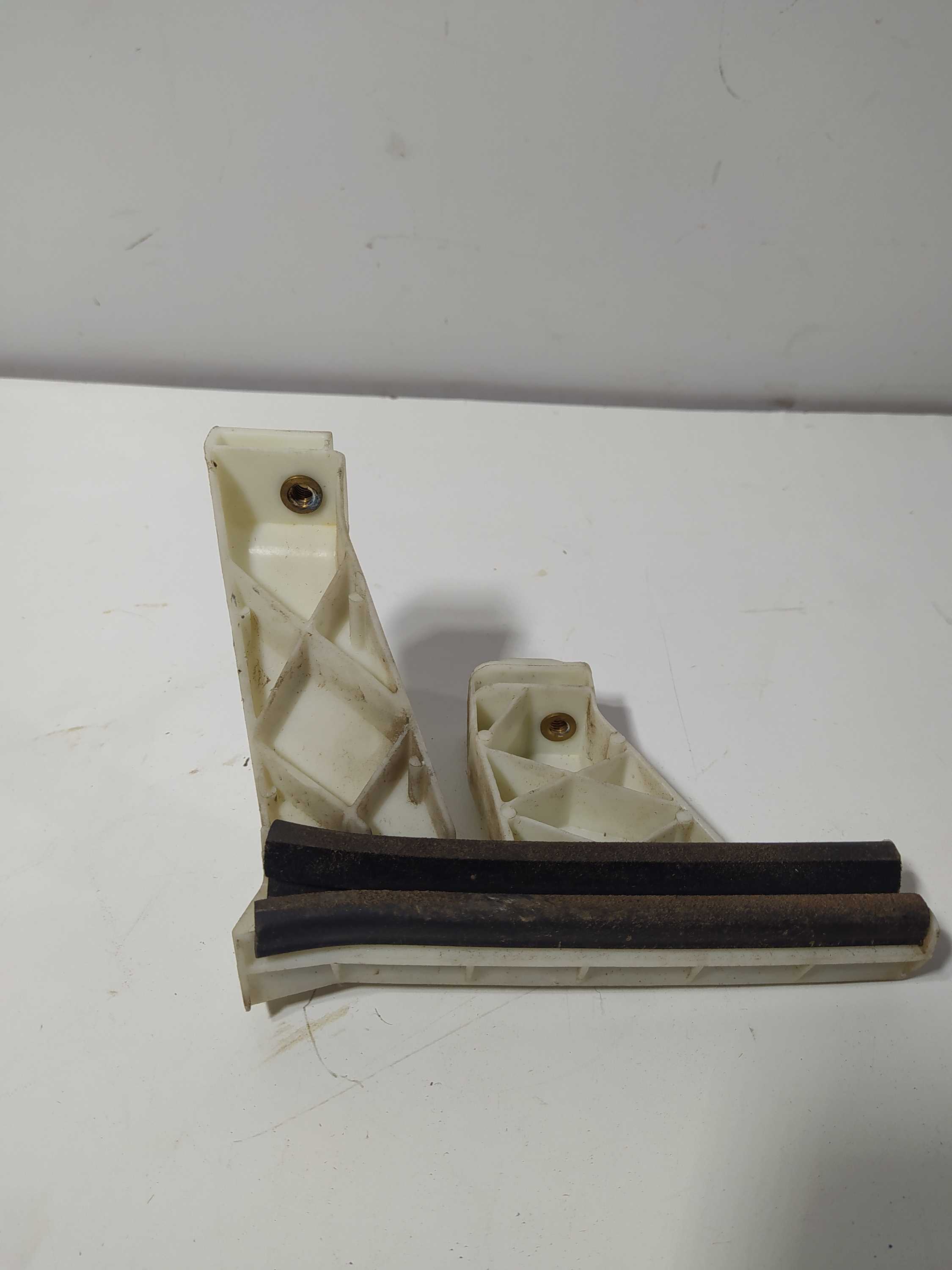 Guia Do Vidro Dianteiro Peugeot 308 Direito 9657248480
