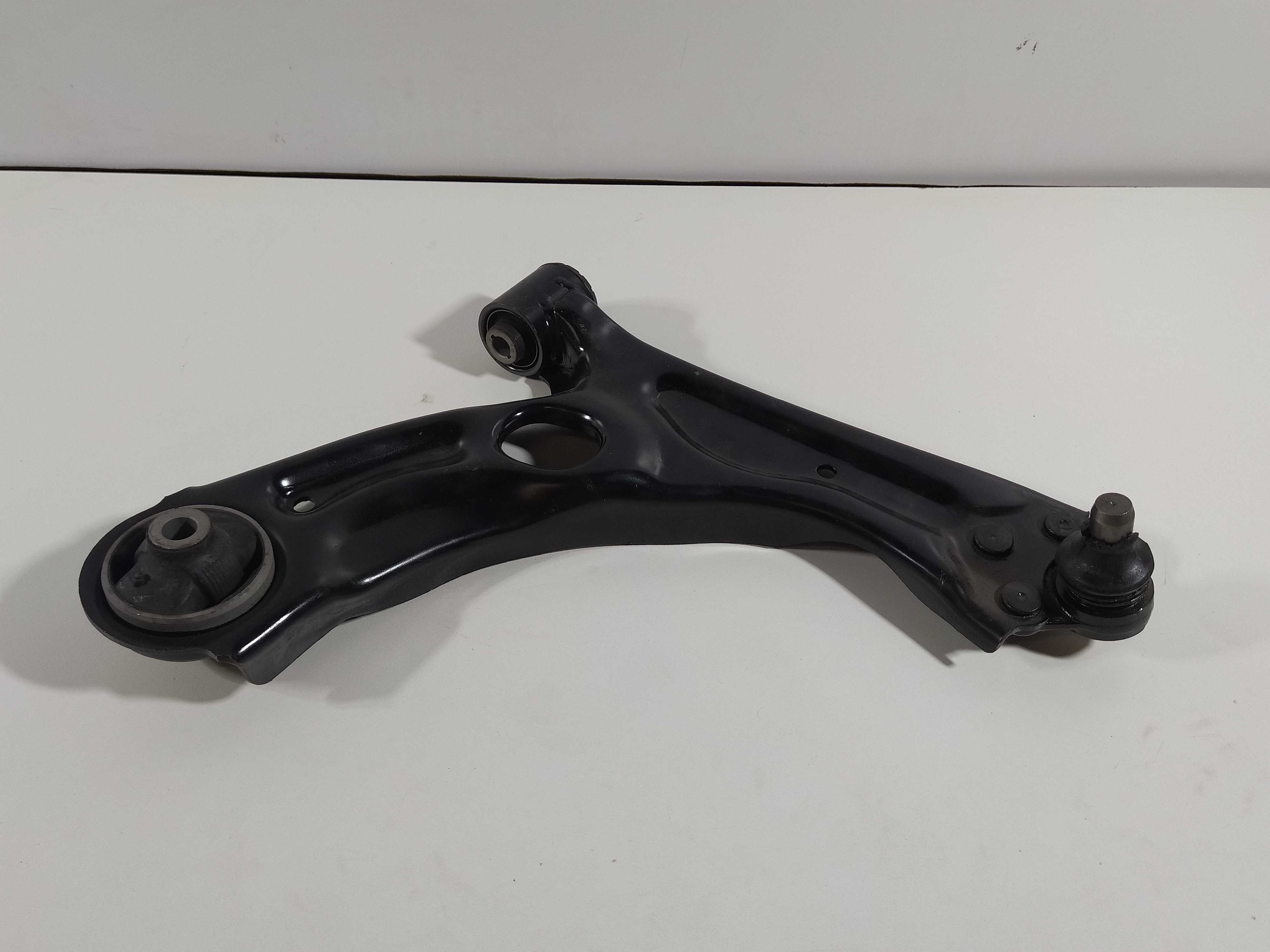 Bandeja Dianteira Direita Onix Prisma 2013 A 2016 2