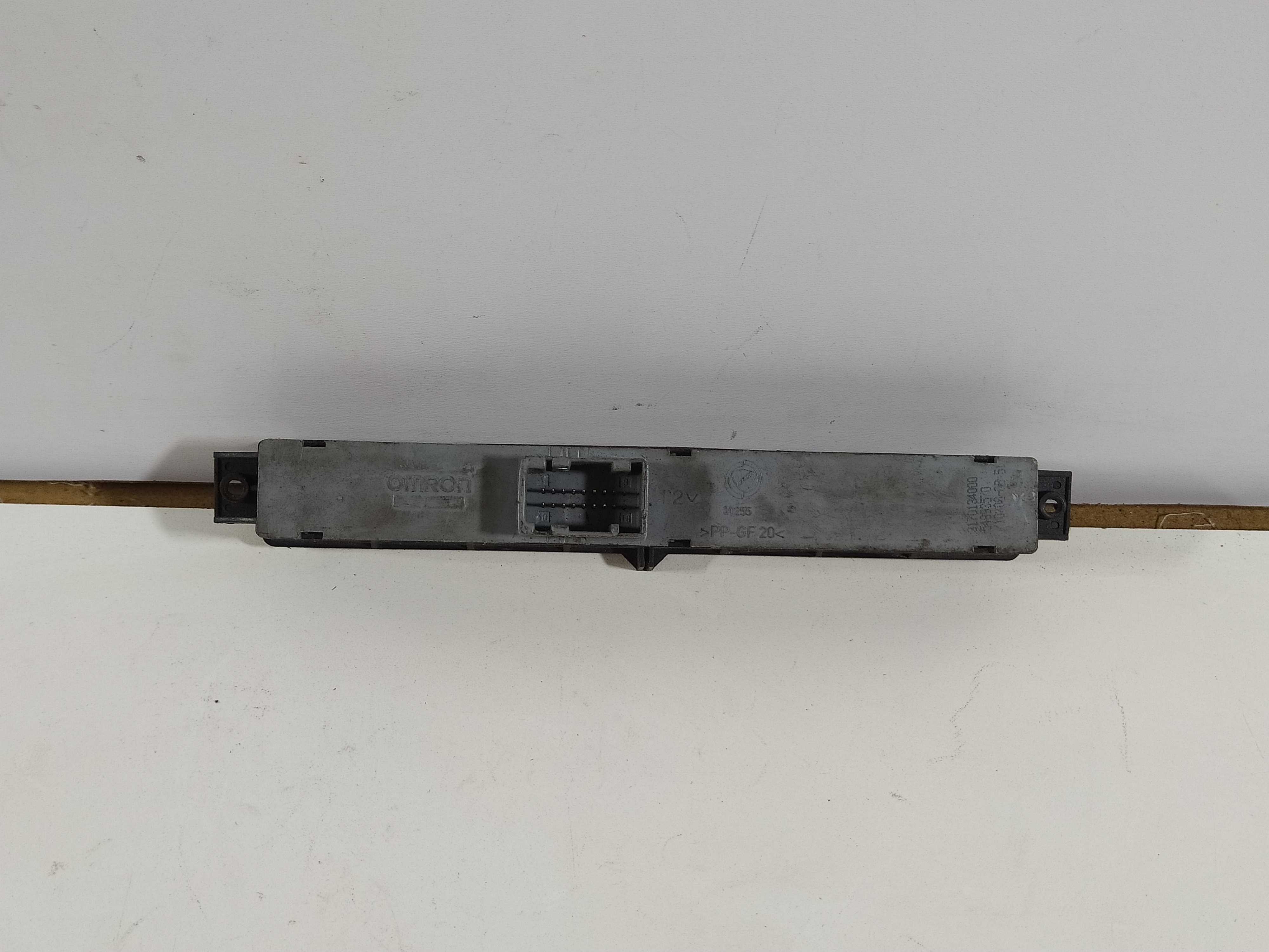 Interruptor Pisca Alerta Desembaçador Punto 2006 A 2017