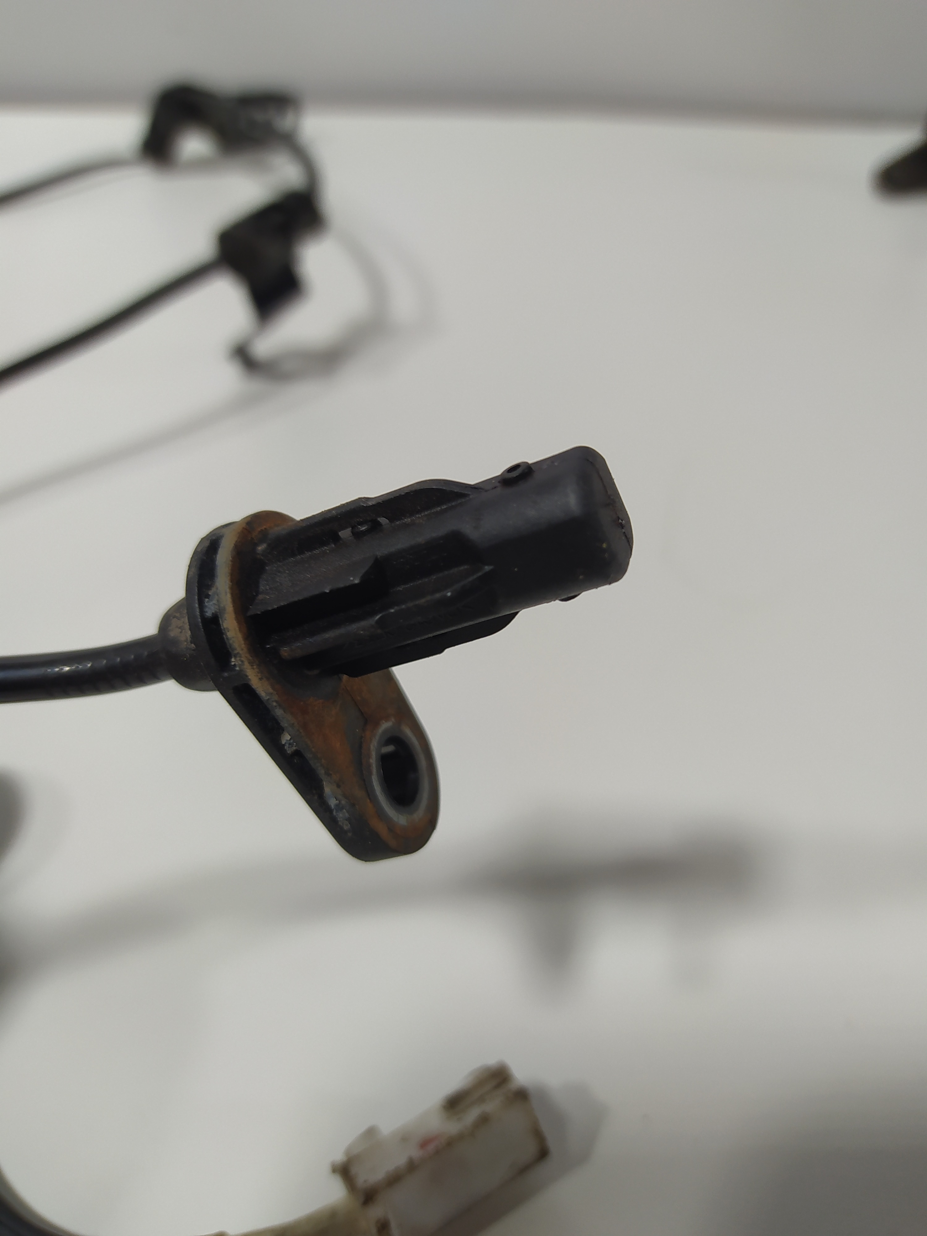 Sensor De Freio Abs Traseiro Esquerdo Hyundai Ix-35 2014