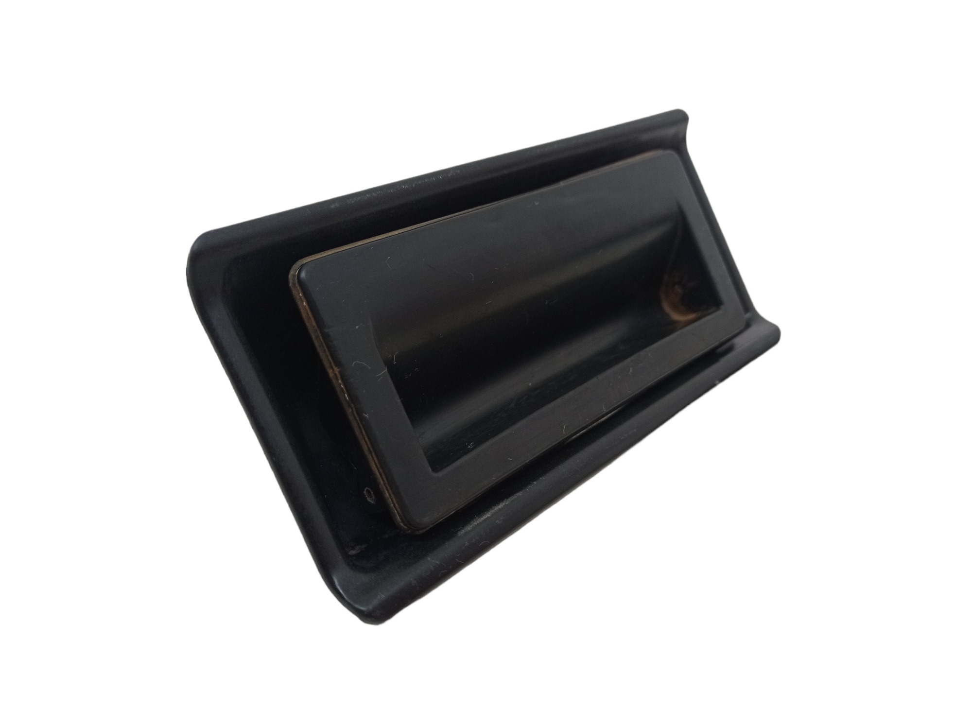 Maçaneta Tampa Traseira Volkswagen Jetta 2012 – Preto 2