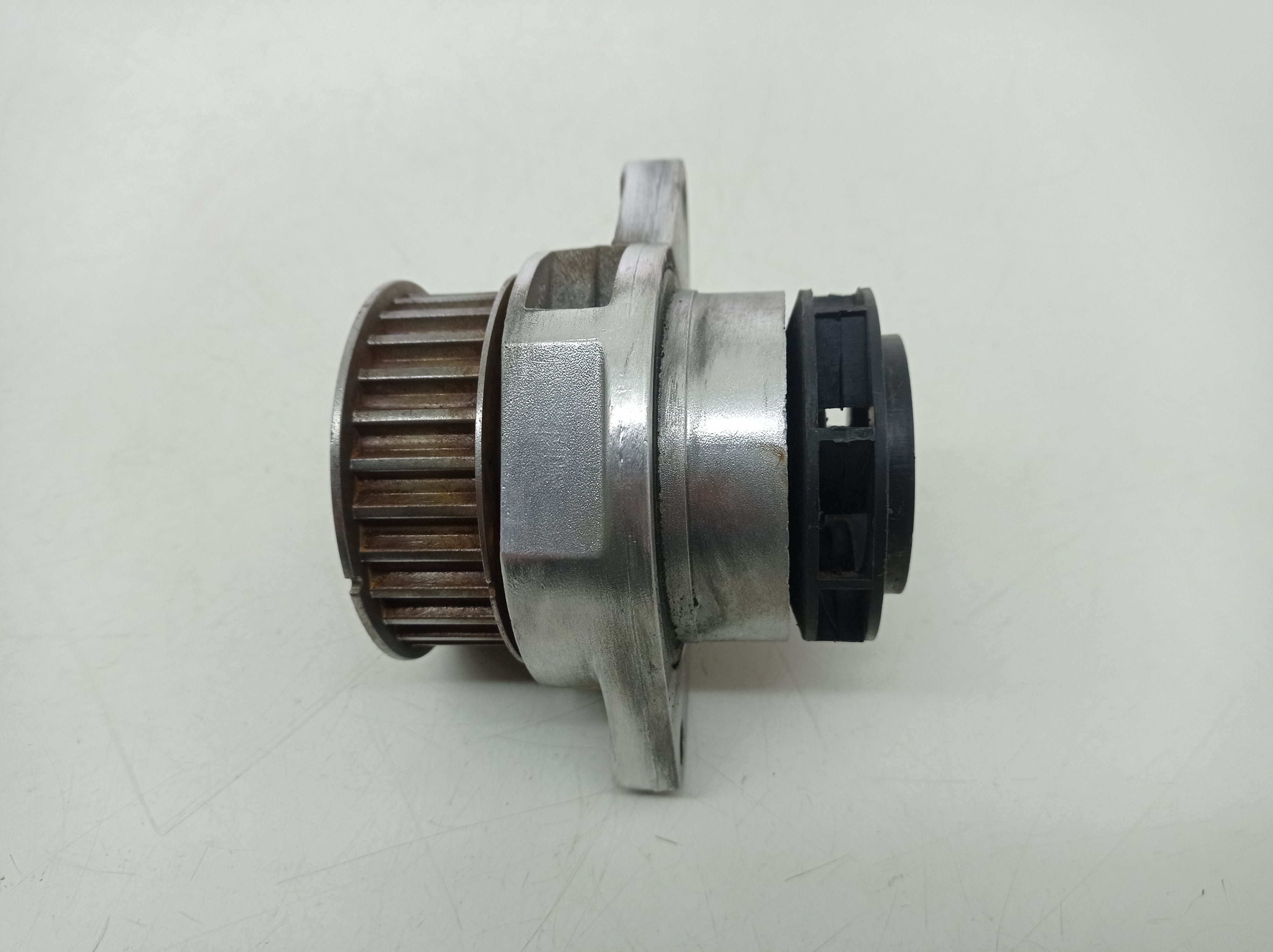 Bomba De Agua Volkswagen Kombi 1.4 8v 2013 Mecanico Flex 2