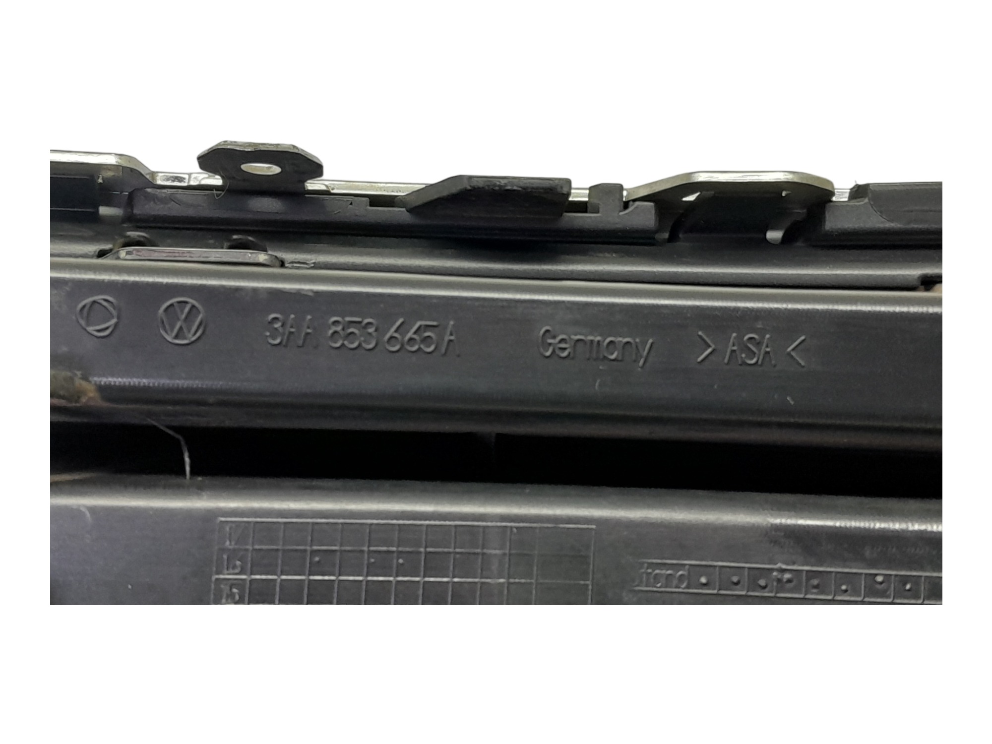 Moldura Farol De Milha Esq Volkswagen Passat Variant 2012 Preto Esquerdo 7