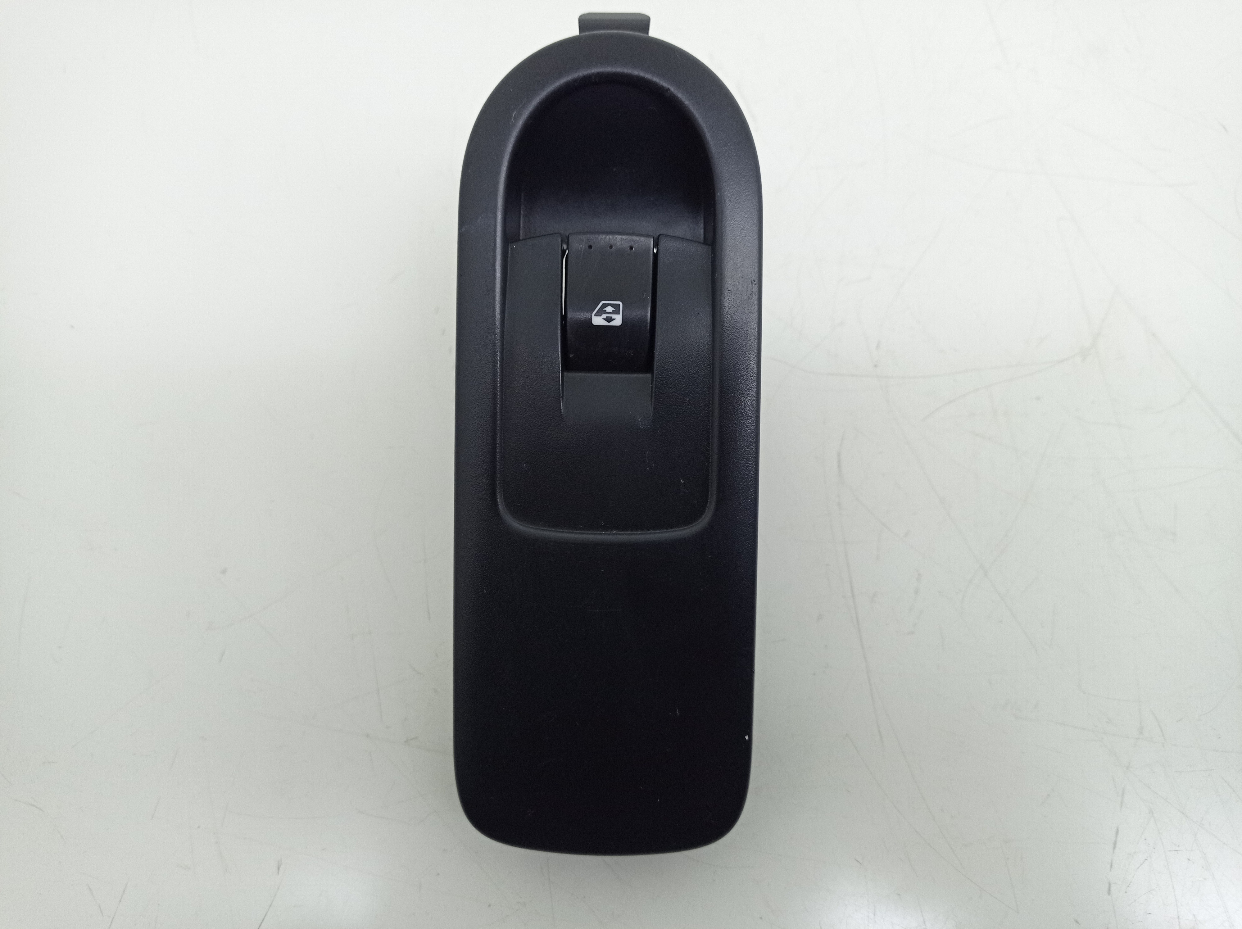 Botao Vidro Dianteiro Direito Renault Duster 2.0 2014