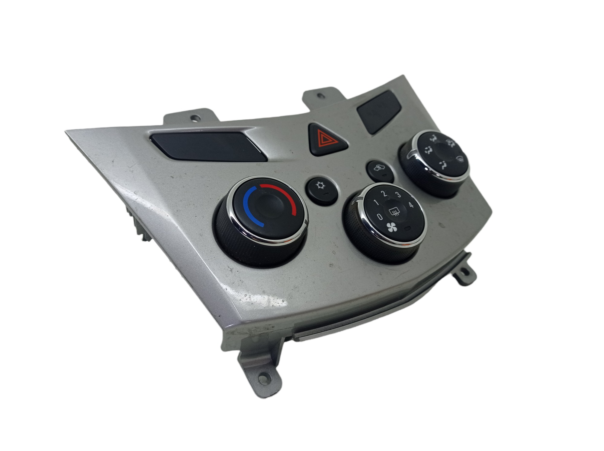 Controle De Ar Chevrolet Tracker 1.8 2014 4