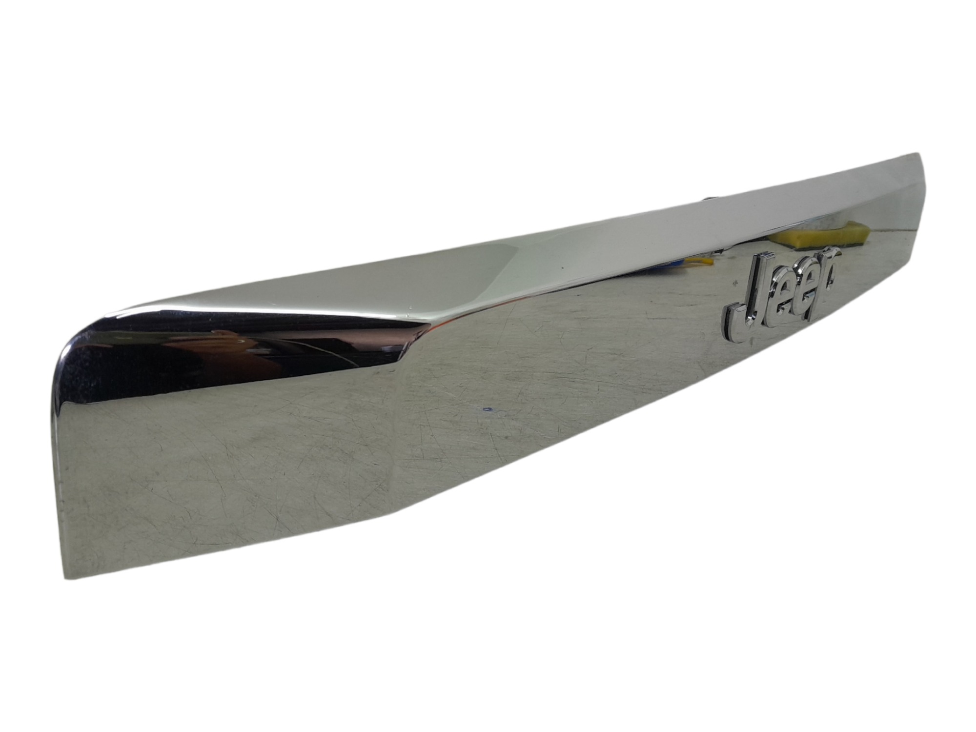 Aplique Tampa Traseira Com Camera Re Jeep Cherokee 2012 2
