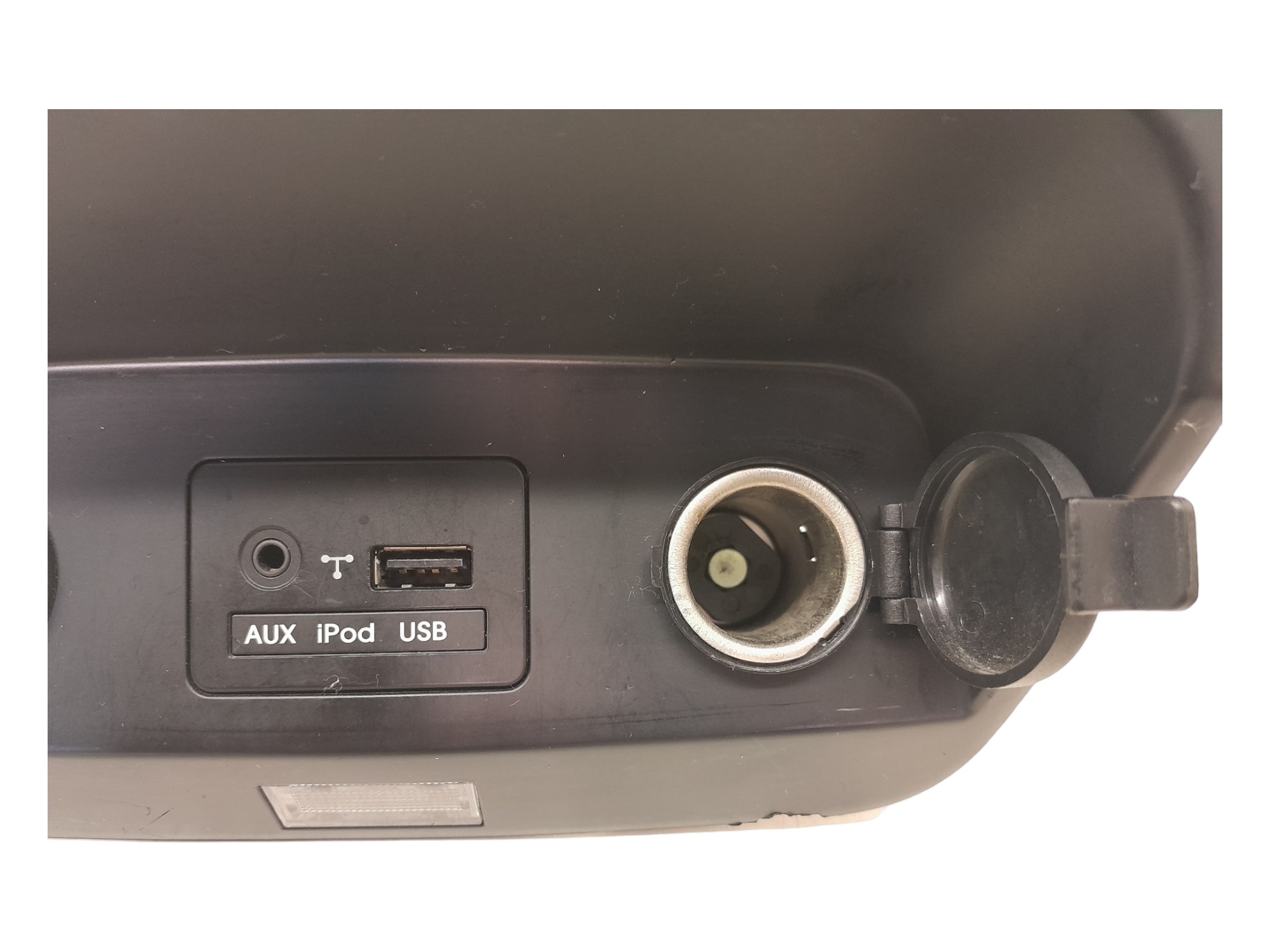 Moldura Acendedor Entrada Usb Kia Sorento 2013 Preto 2