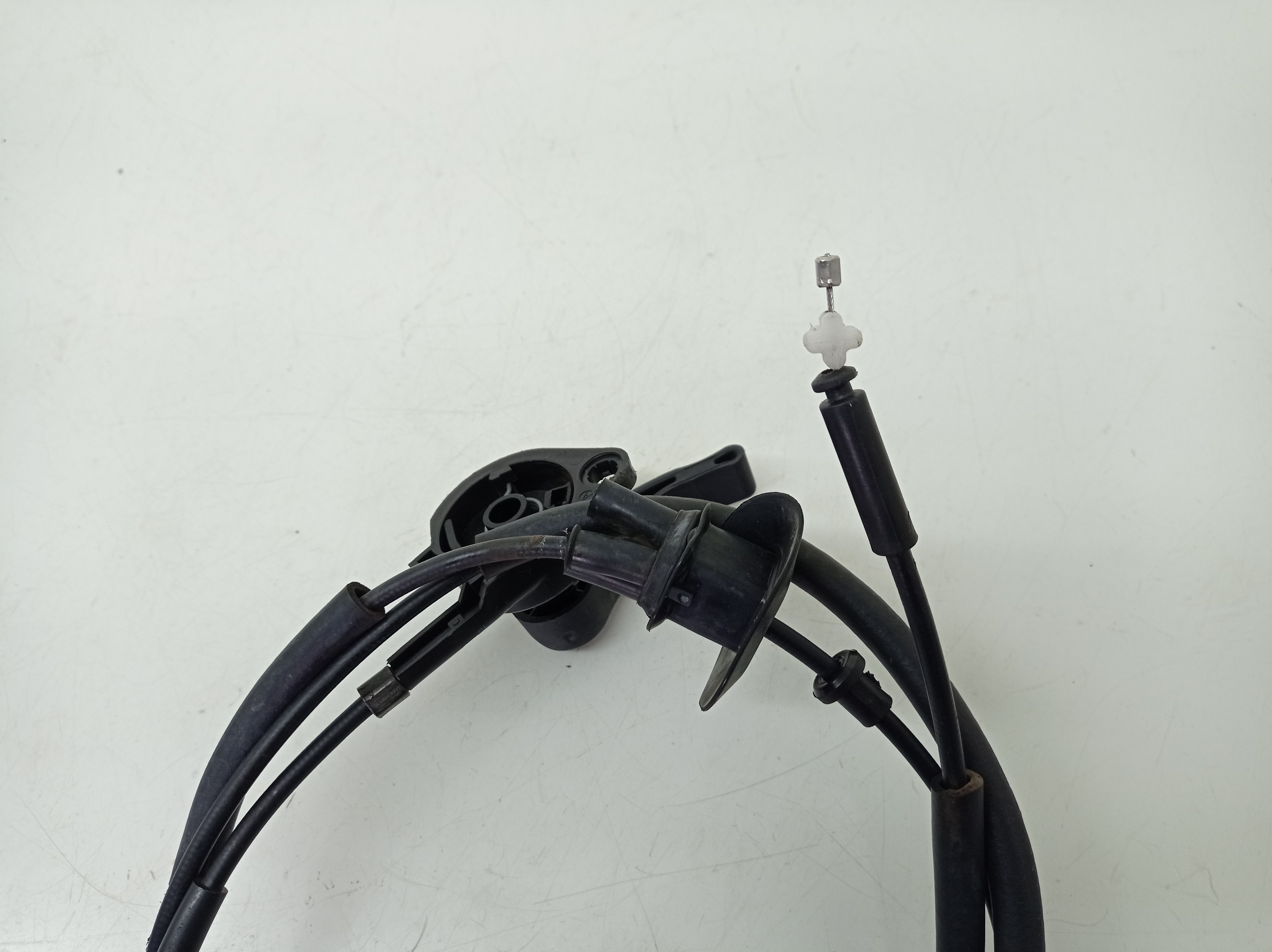 Cabo Acionador Capo Renault Duster 2014 4