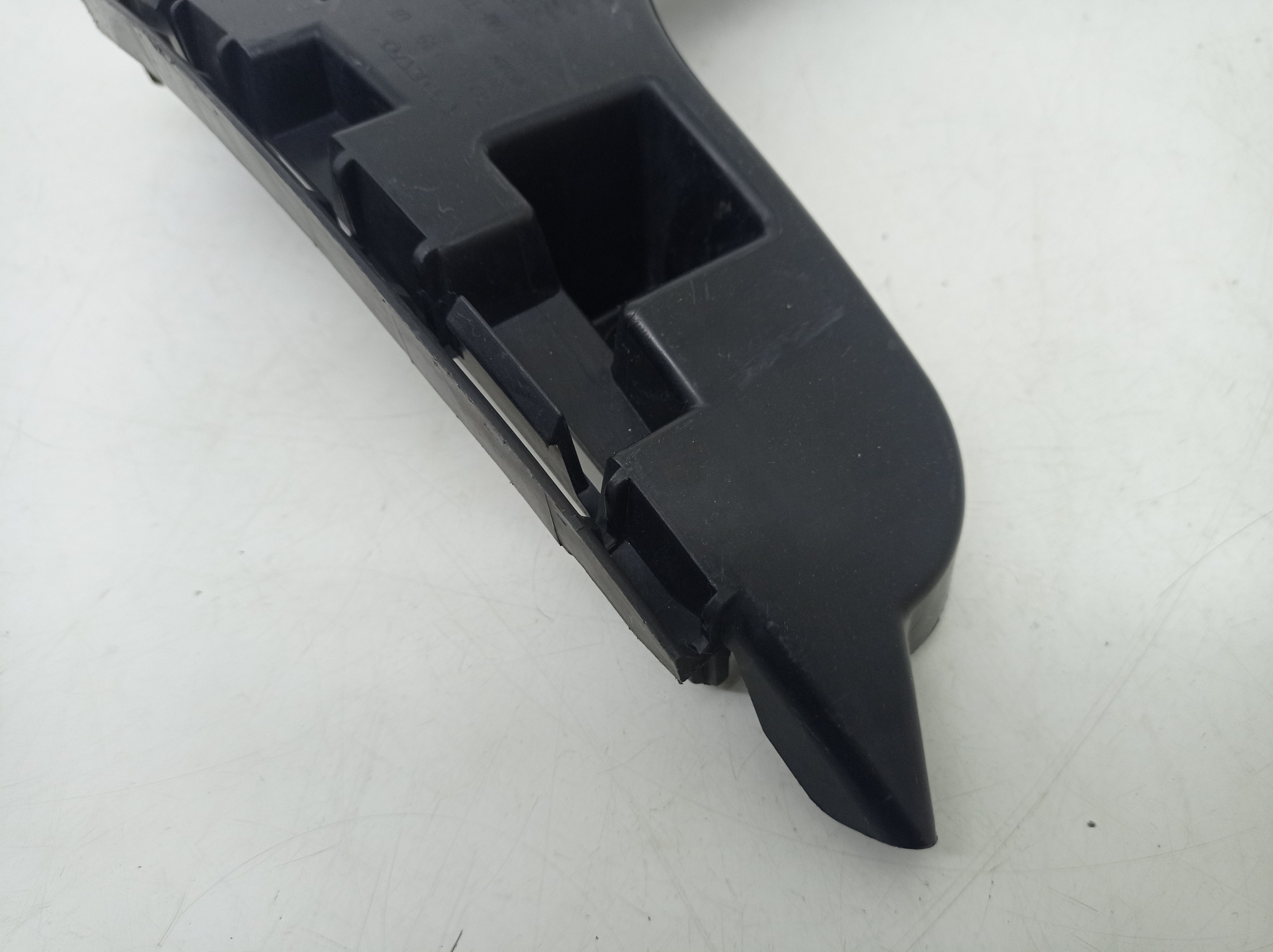 Guia Parachoque Traseiro Esquerdo Volvo Xc60 T6 2011 6