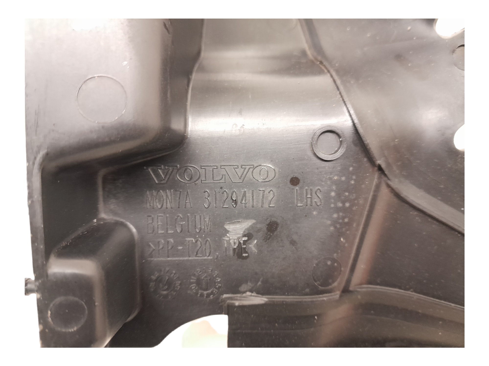 Defletor Radiador Direito Volvo Xc60 T6 2011 5