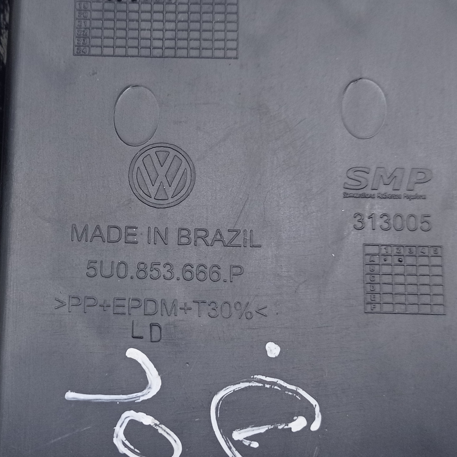 Moldura Farol De Milha Direito Volkswagen Gol 2019  Preto Direito 4
