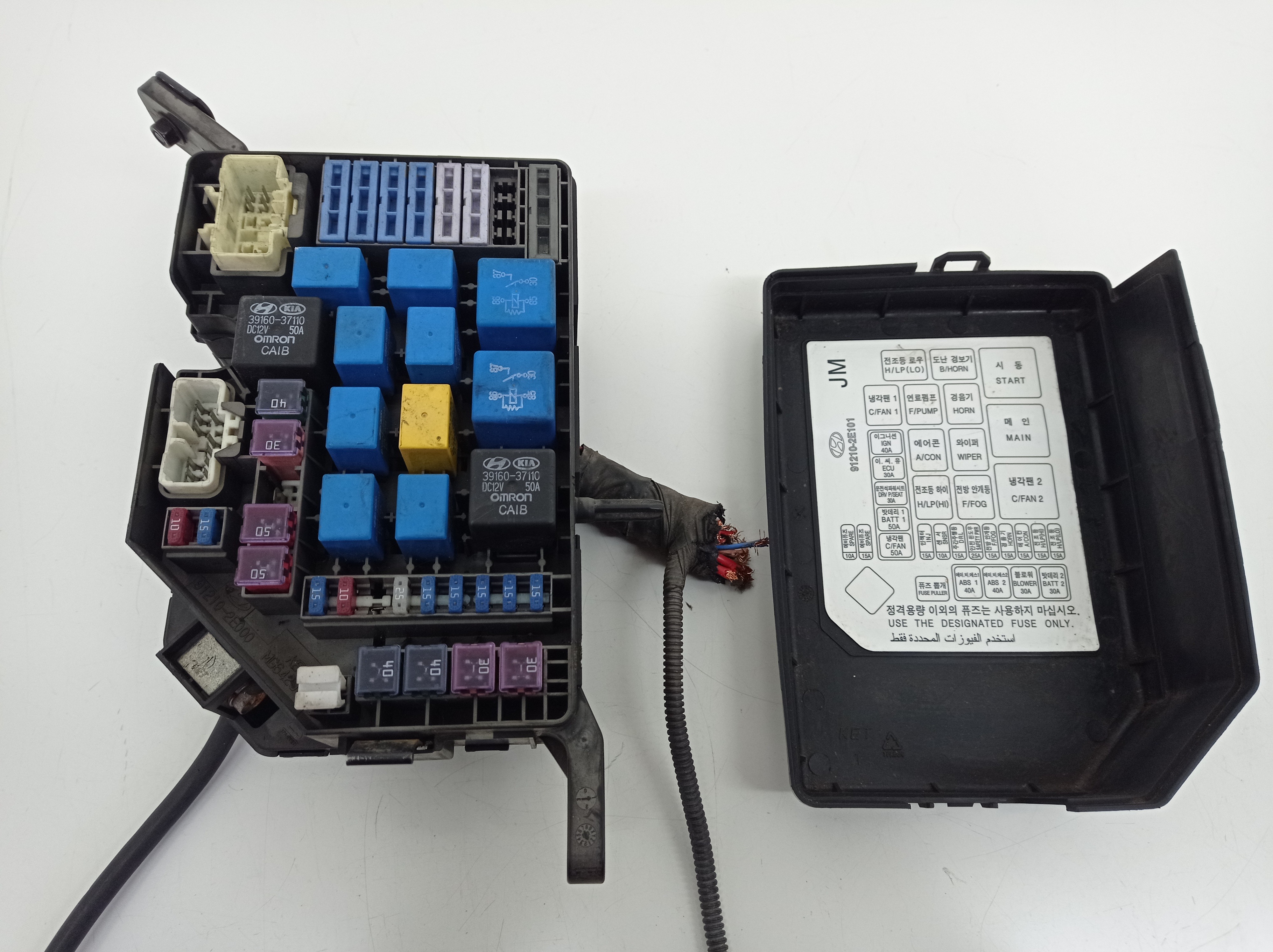 Caixa De Fusivel Externa Hyundai Tucson 2.7 V6 2008 Aut 5