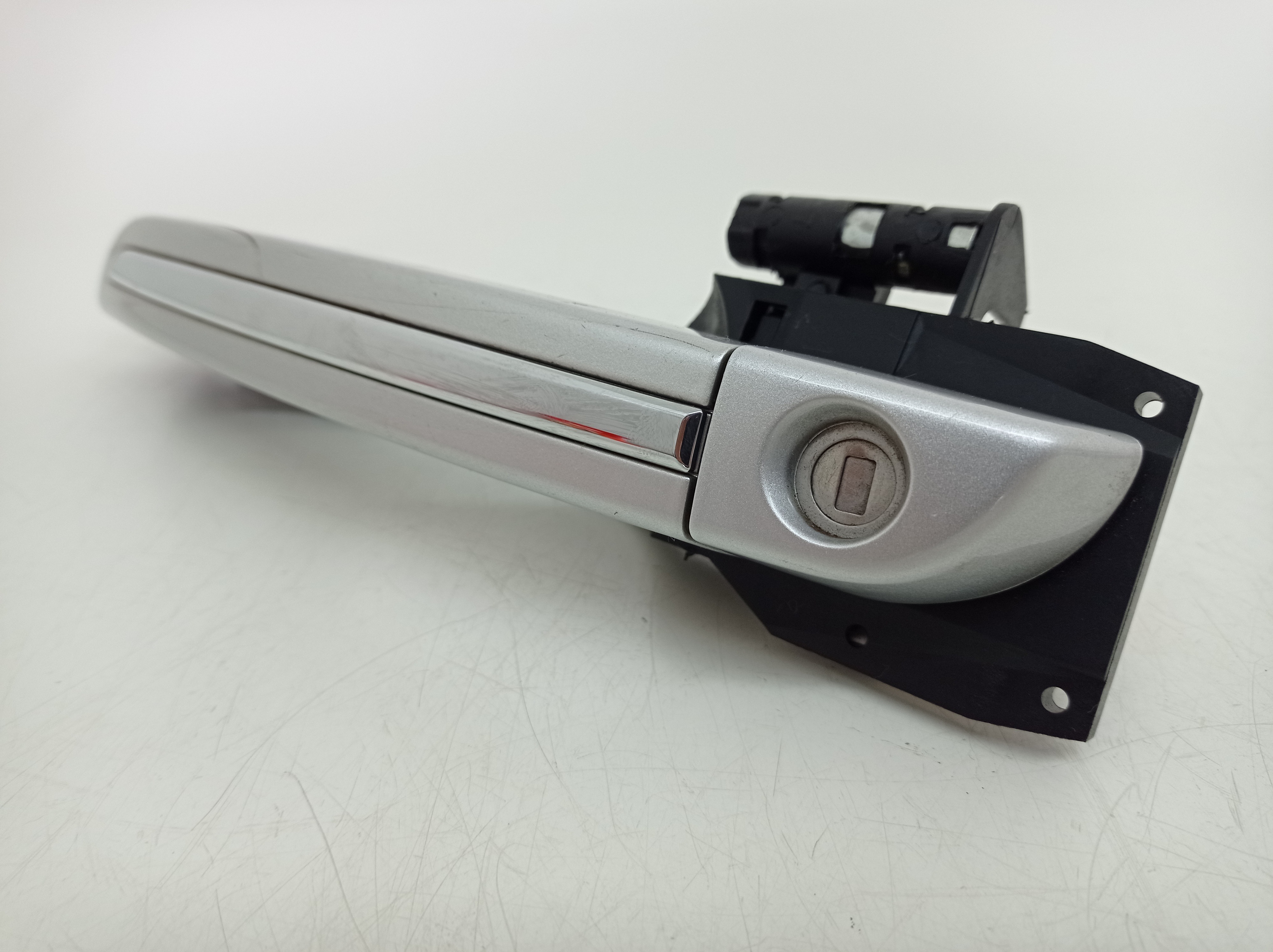 Maçaneta Externa Porta Dianteira Esquerda Chery Tiggo 2 2019 – Prateado 2