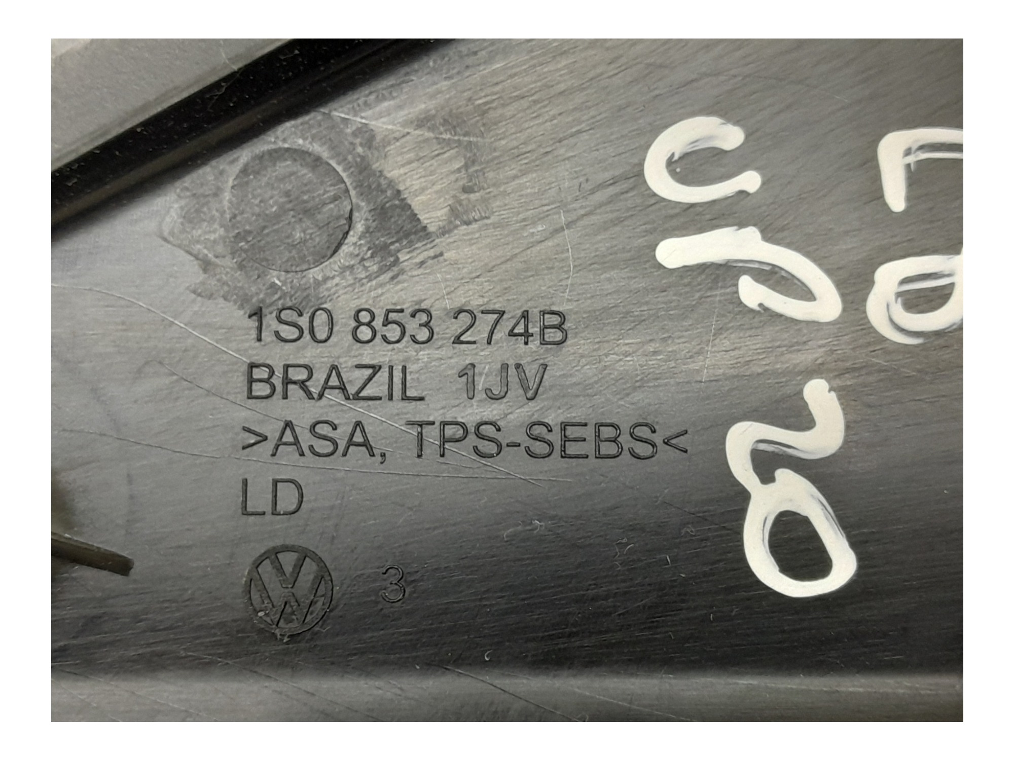 Acabamento Direito Paralama Volkswagen Up! Xtreme 2020 4