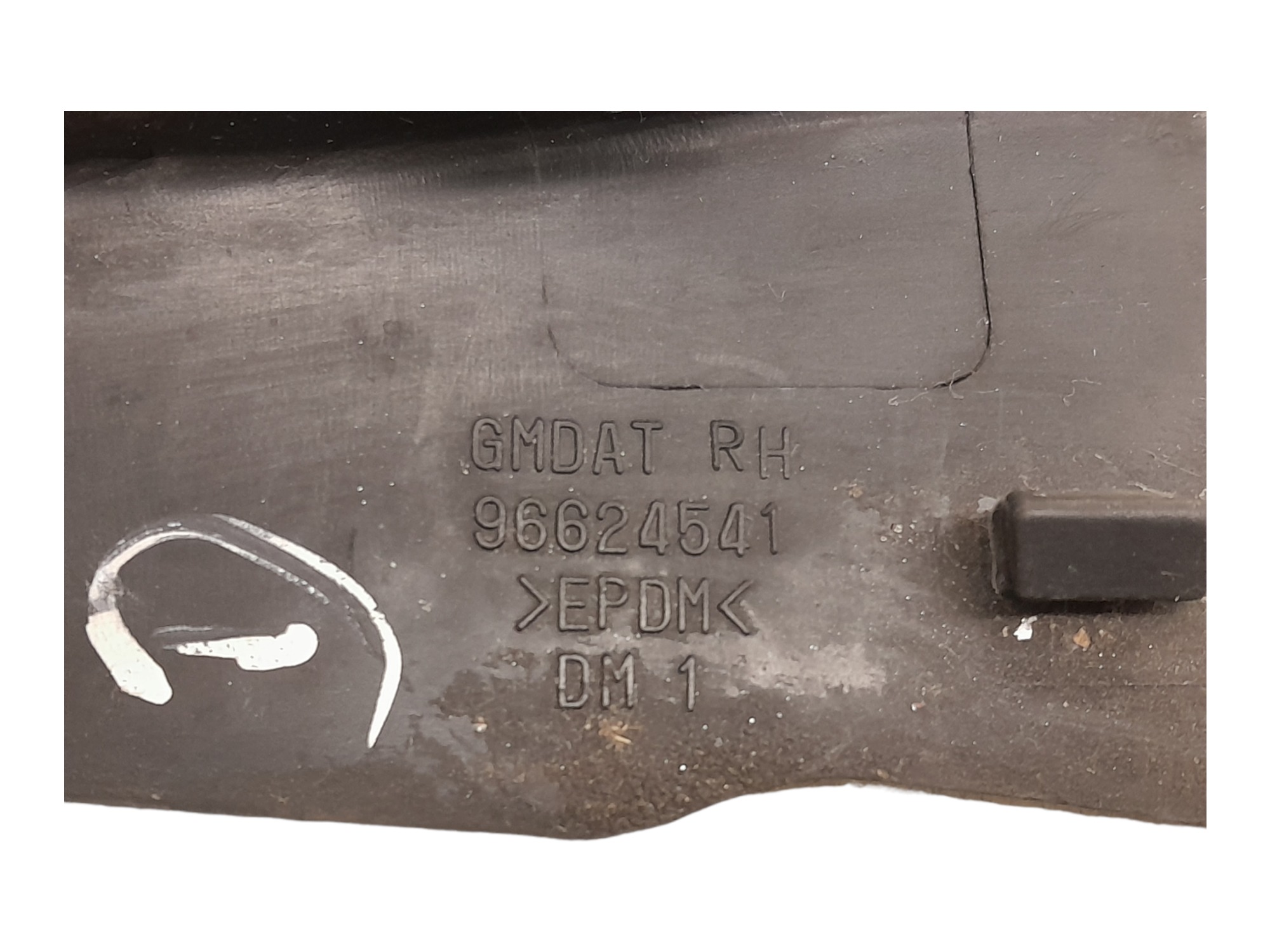 Acabamento Churrasqueira Direito Chevrolet Captiva 2010 5