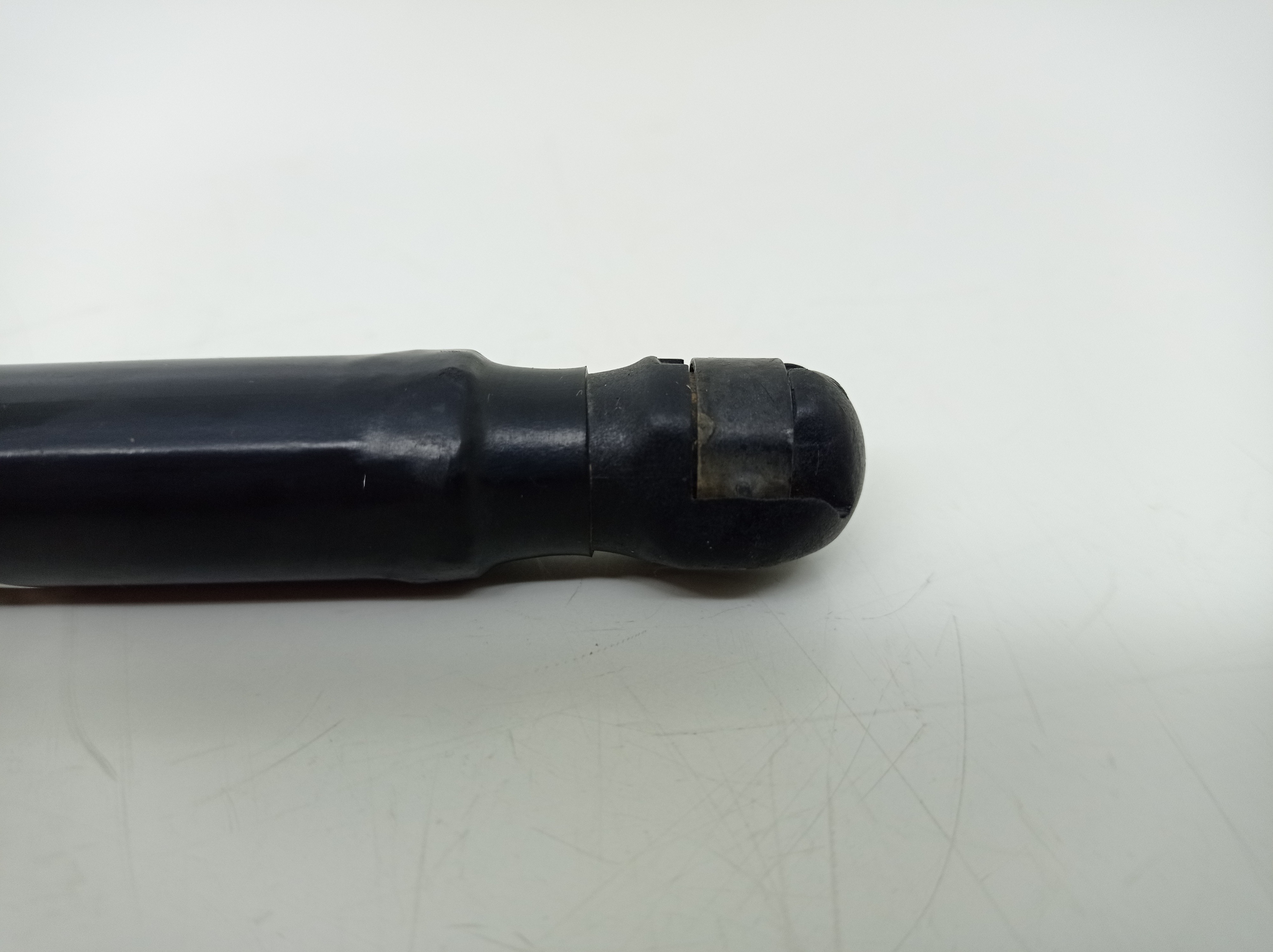 Amortecedor Da Tampa Traseira Renault Duster 2014 6