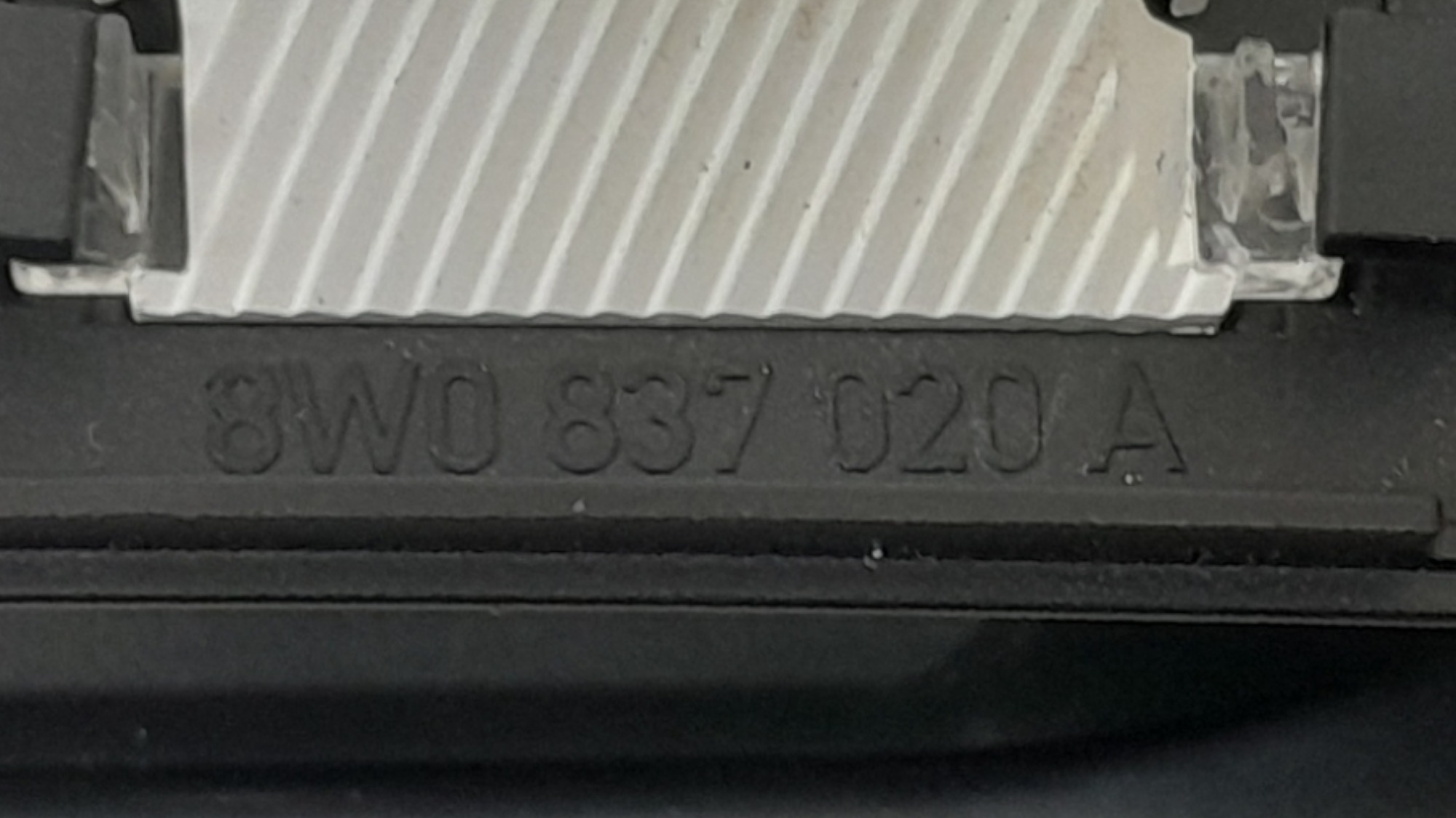 Maçaneta Interna Porta Dianteira Direita Audi A5 2.0 2018 Prata Dianteira 9