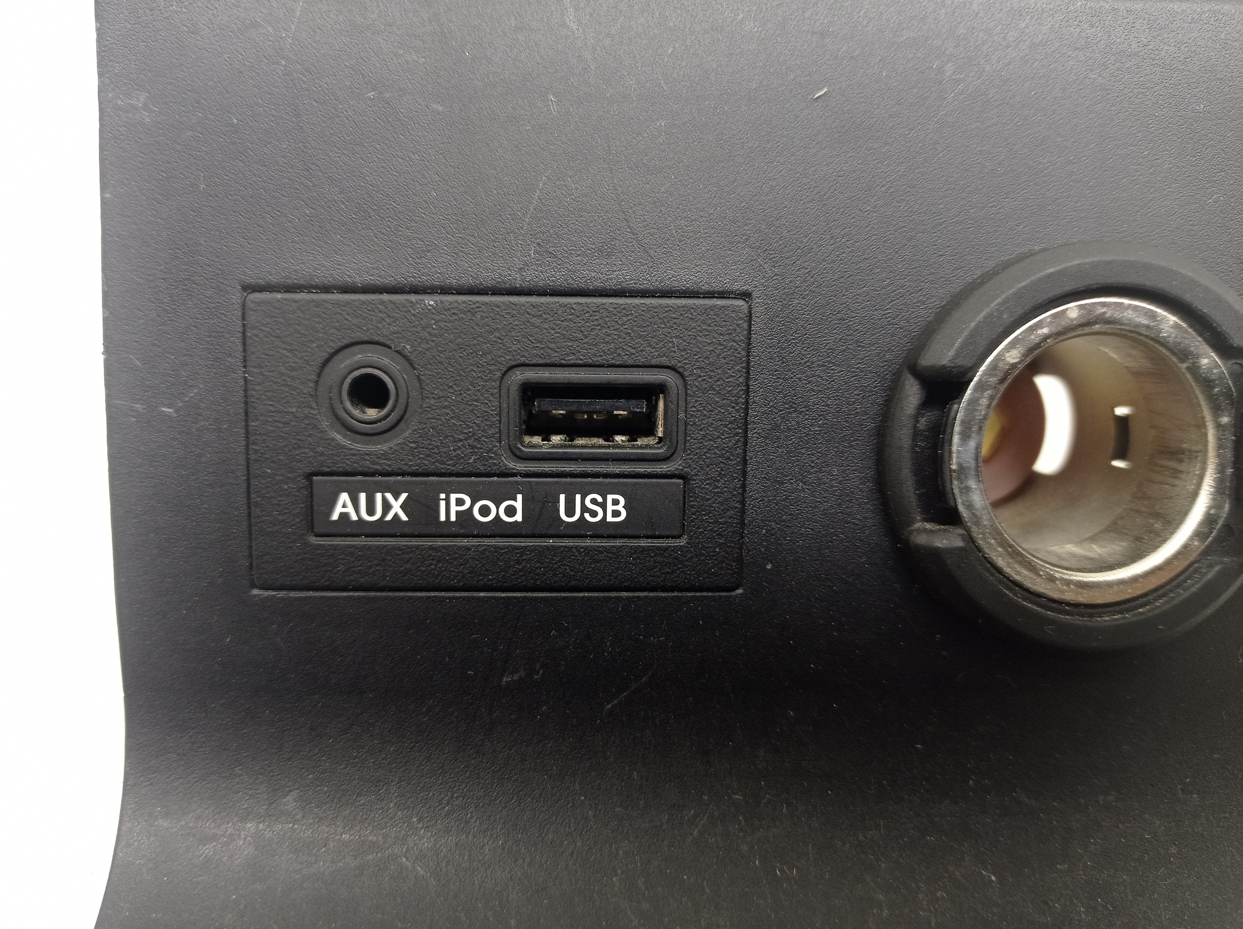 Moldura Painel Usb Hyundai Hb20 2016 4