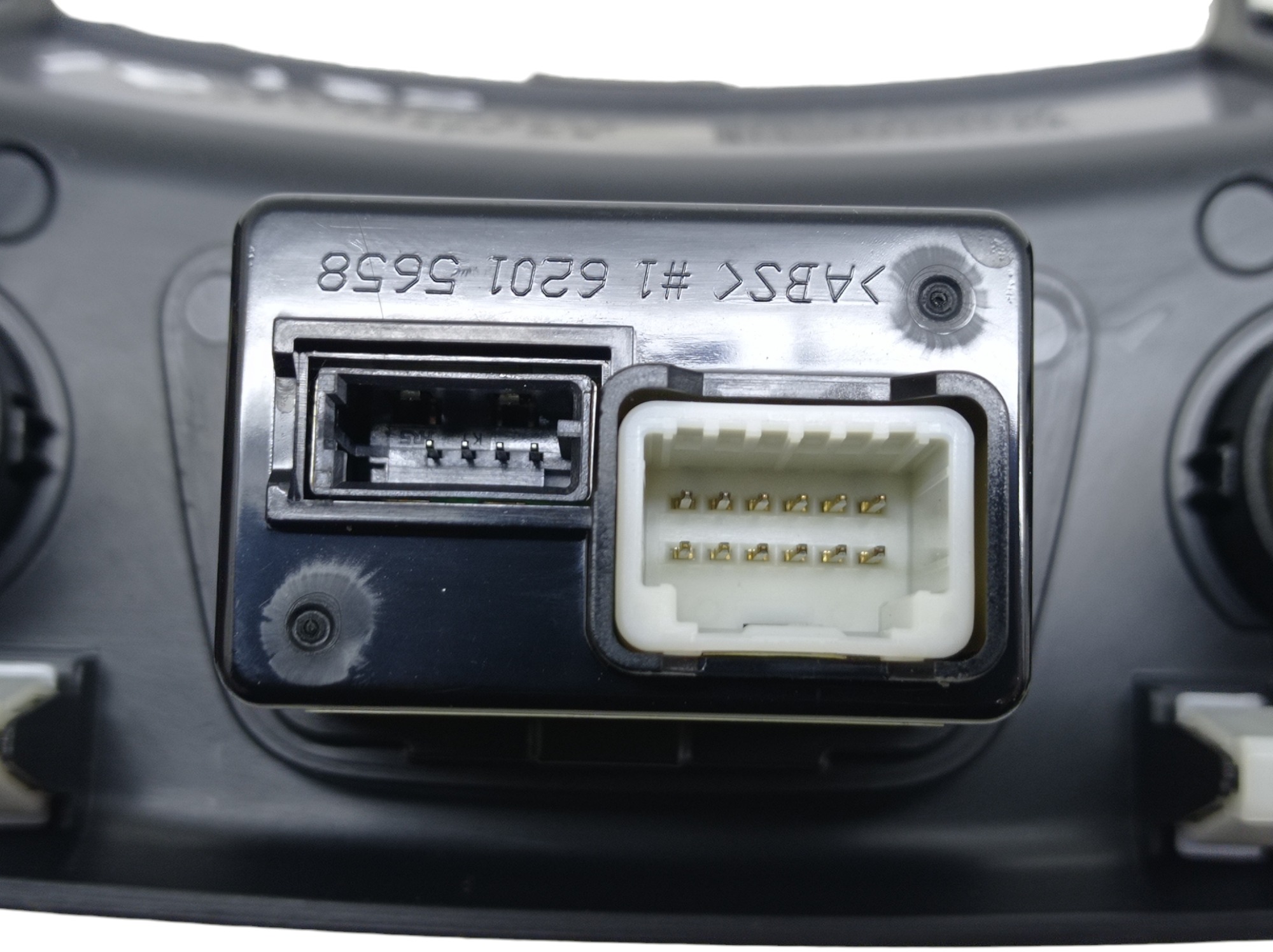 Moldura Tomada 12v Entrada Aux Usb Hyundai I30 2016 5