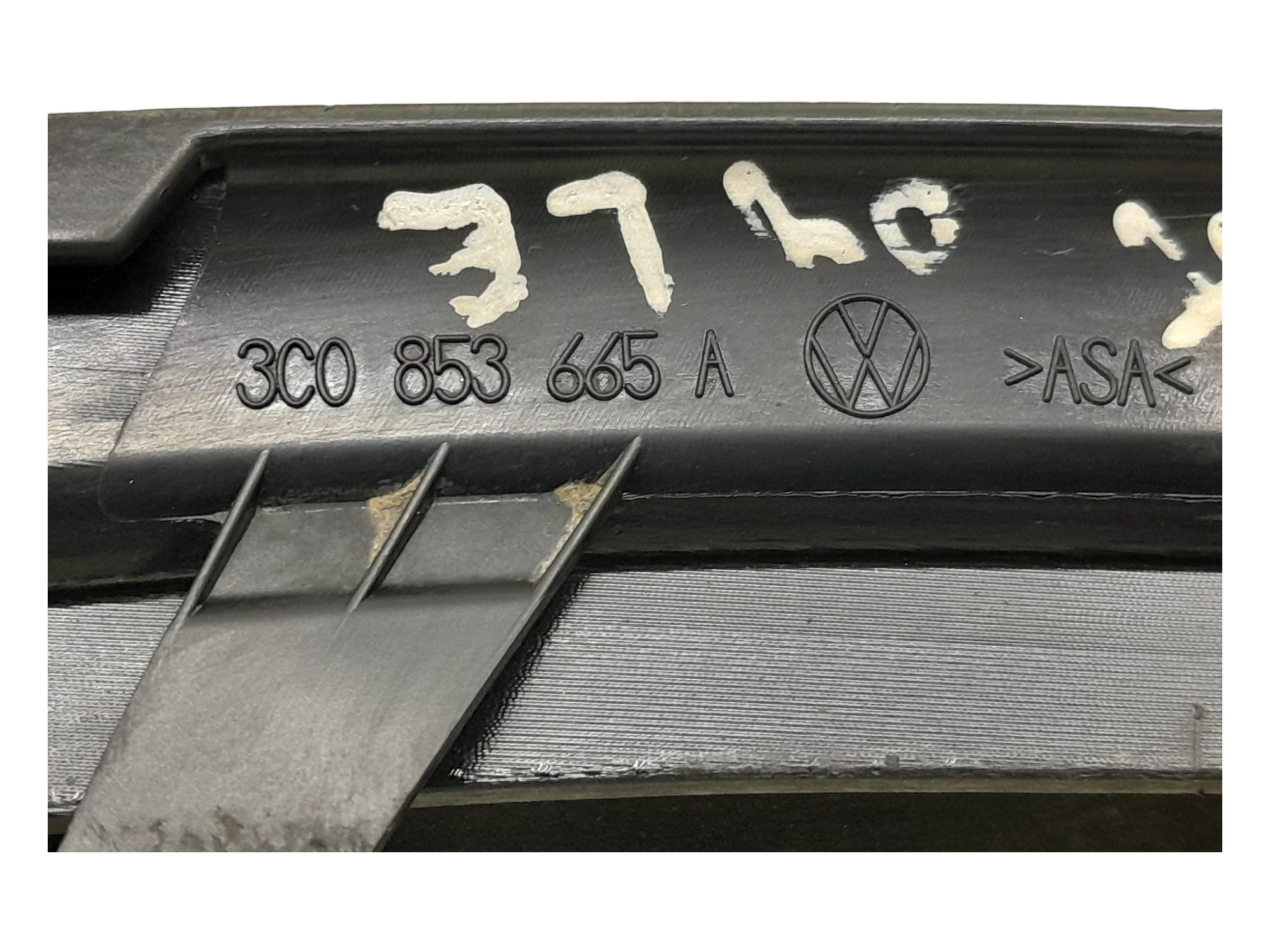 Moldura Farol De Milha Esquerdo Volkswagen Passat Tsi 2009 Preto Esquerdo 5