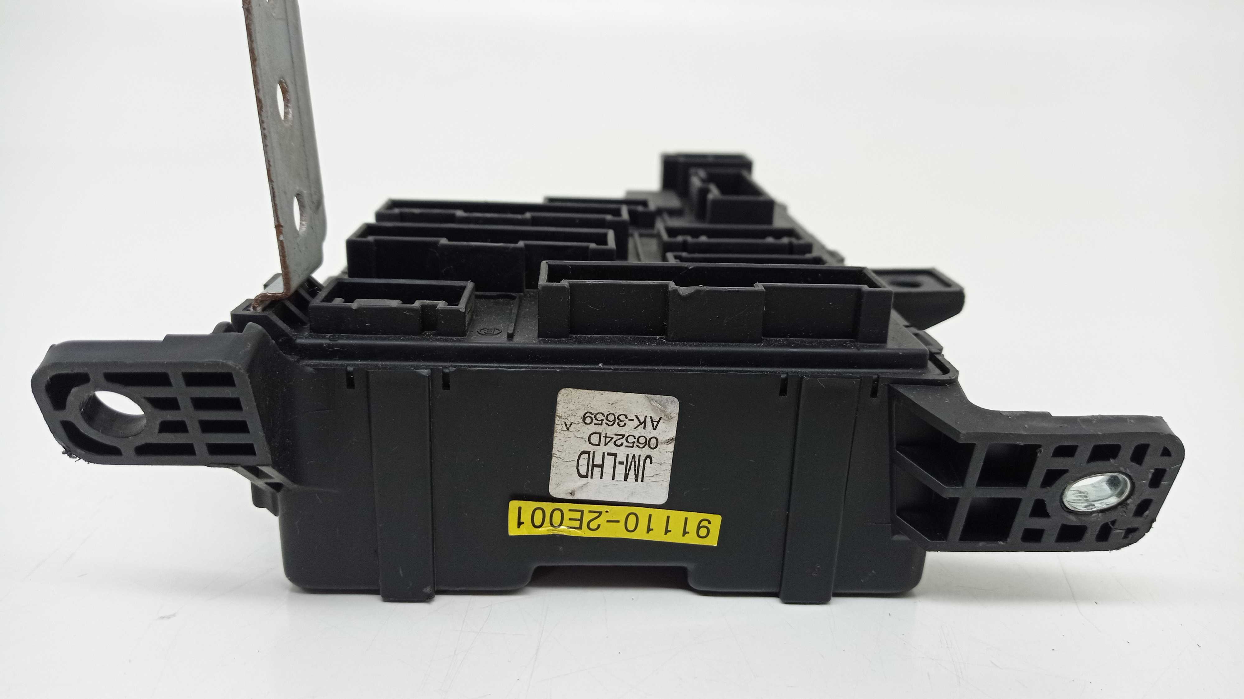 Caixa De Fusivel Interna Hyundai Tucson 2.7 V6 4×4 2007 4