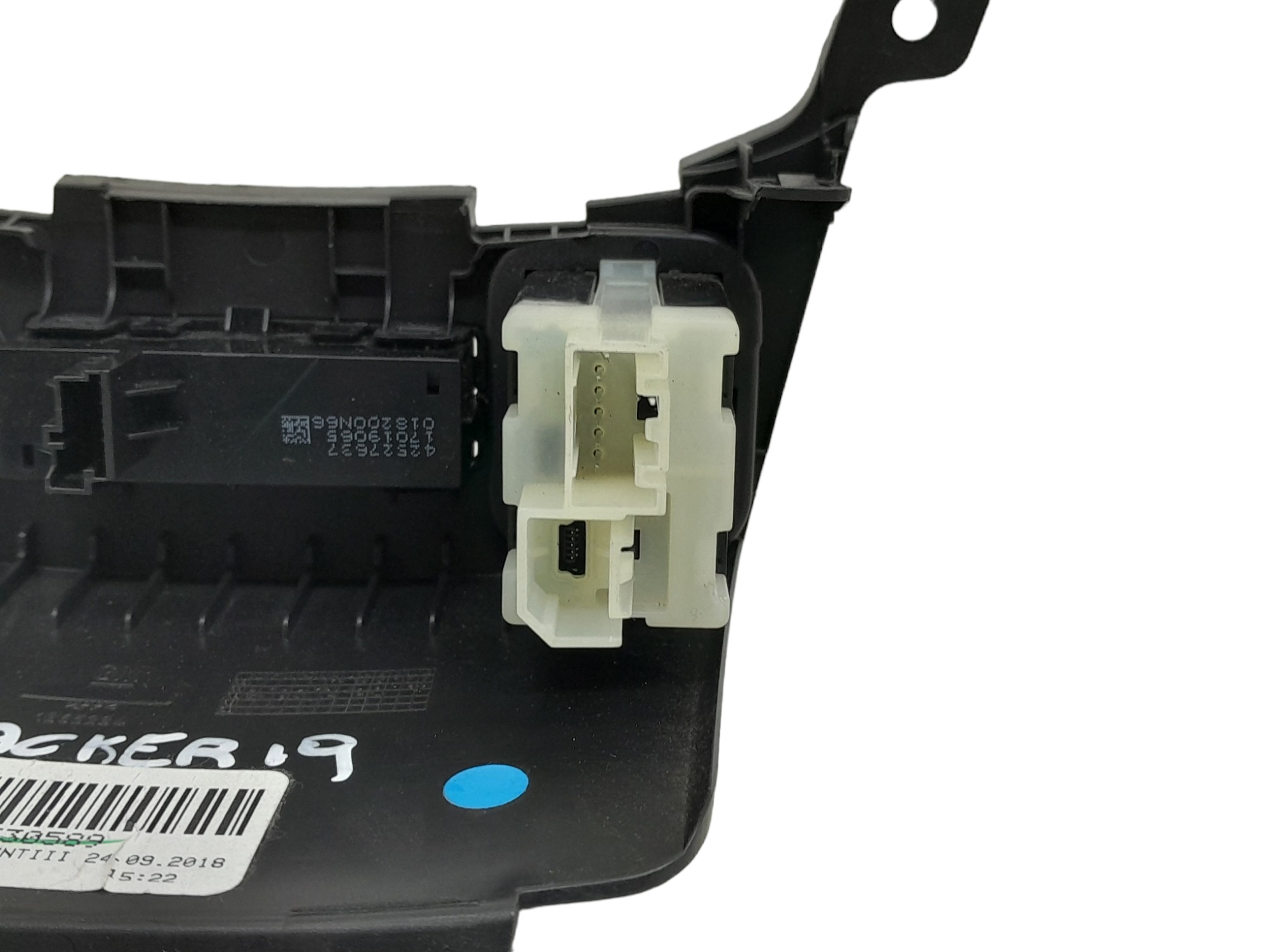 Moldura Usb Com Acendedor Chevrolet Tracker 1.4 2019 Preta 4