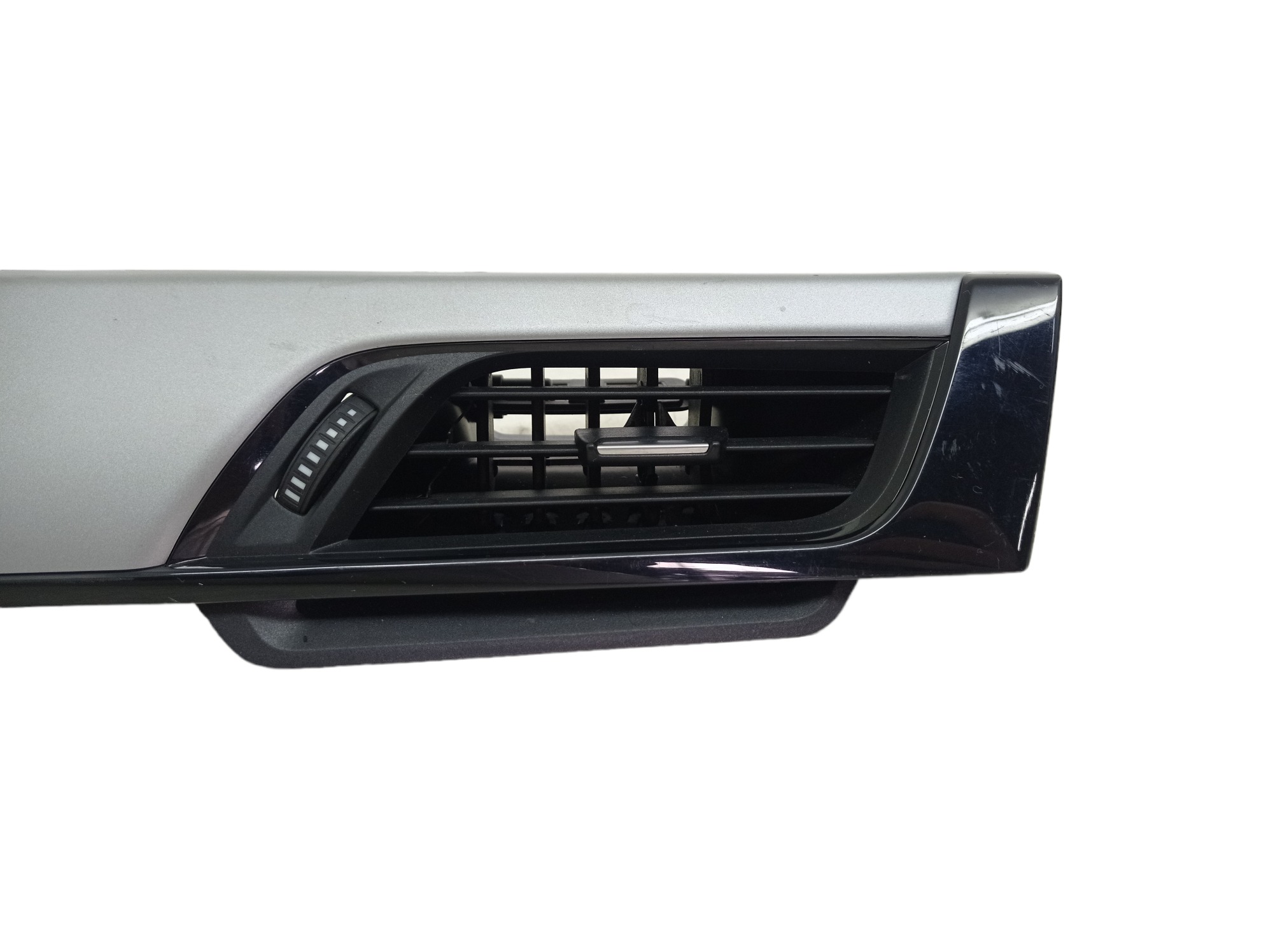 Moldura Central Painel Com Difusor Bmw X1 S20i Active 2018 3