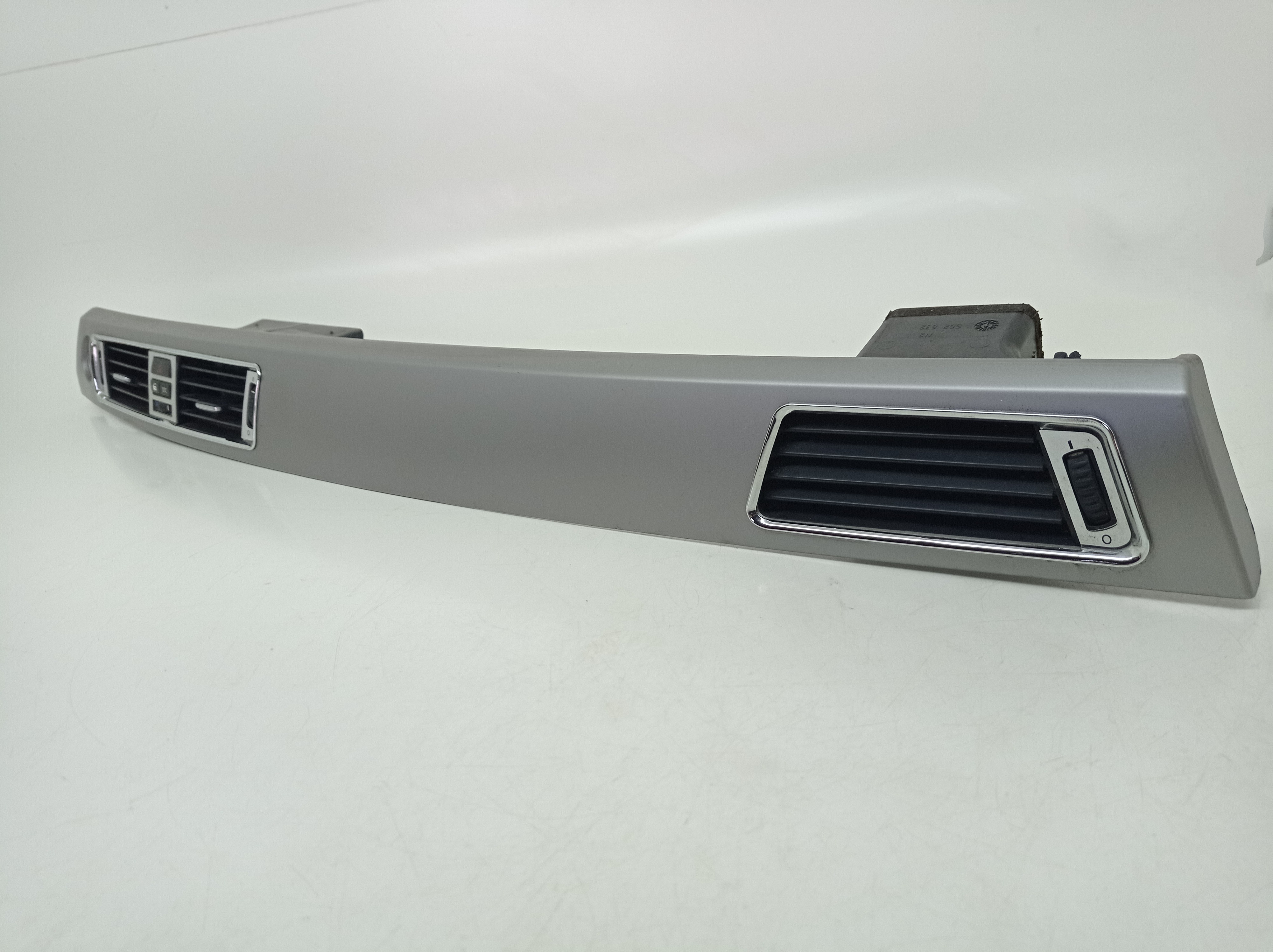 Moldura Central Com Difusores Bmw 325i 2008 3