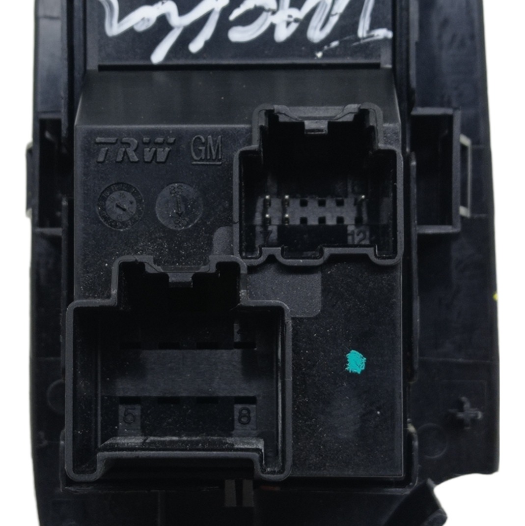 Botao Vidro Dianteiro Direito Chevrolet Tracker 2015 6