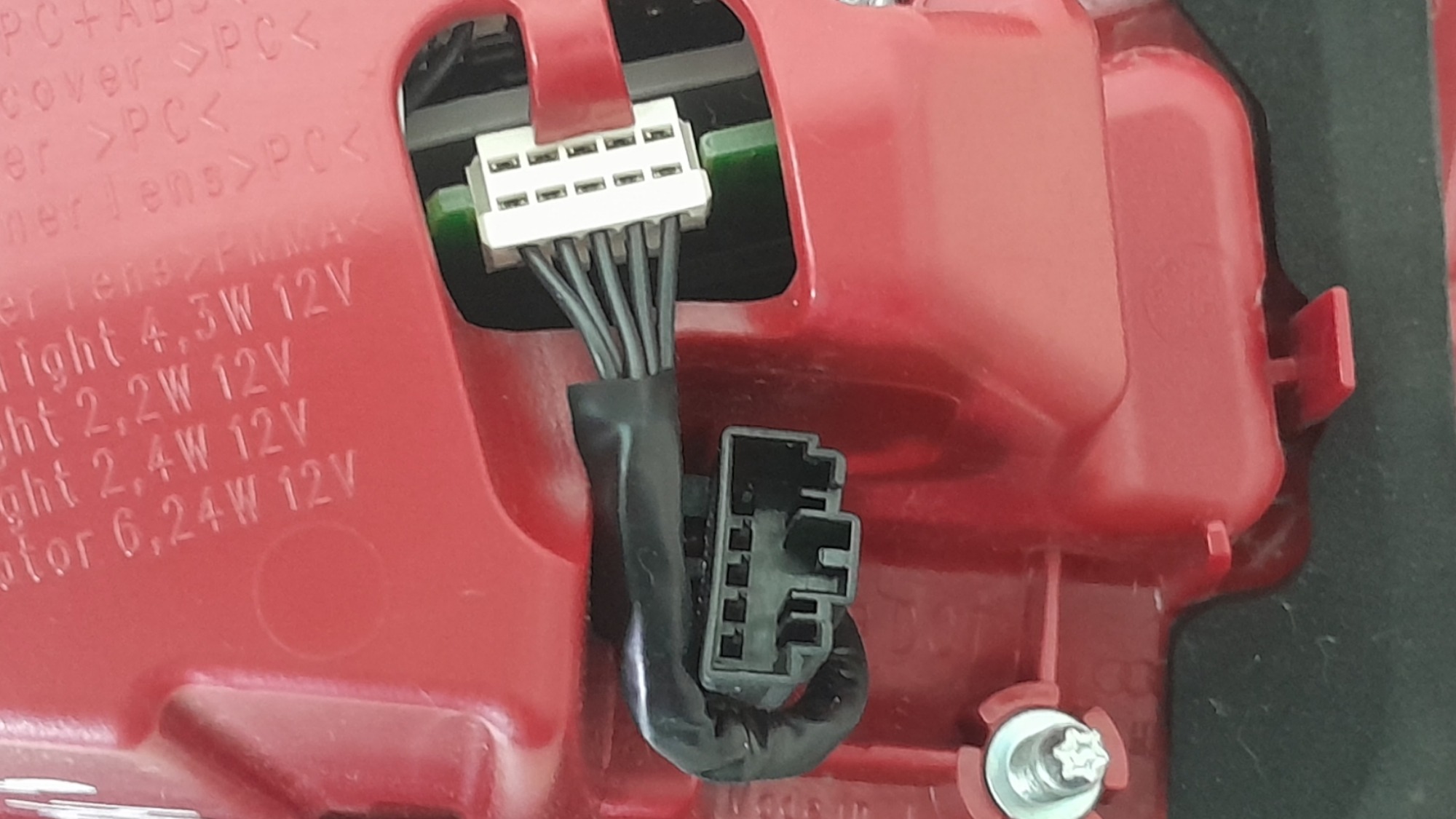 Lanterna Esquerda Tampa Traseira Audi A4 1.8 Gas Aut 2016 Esquerdo Vermelho 5