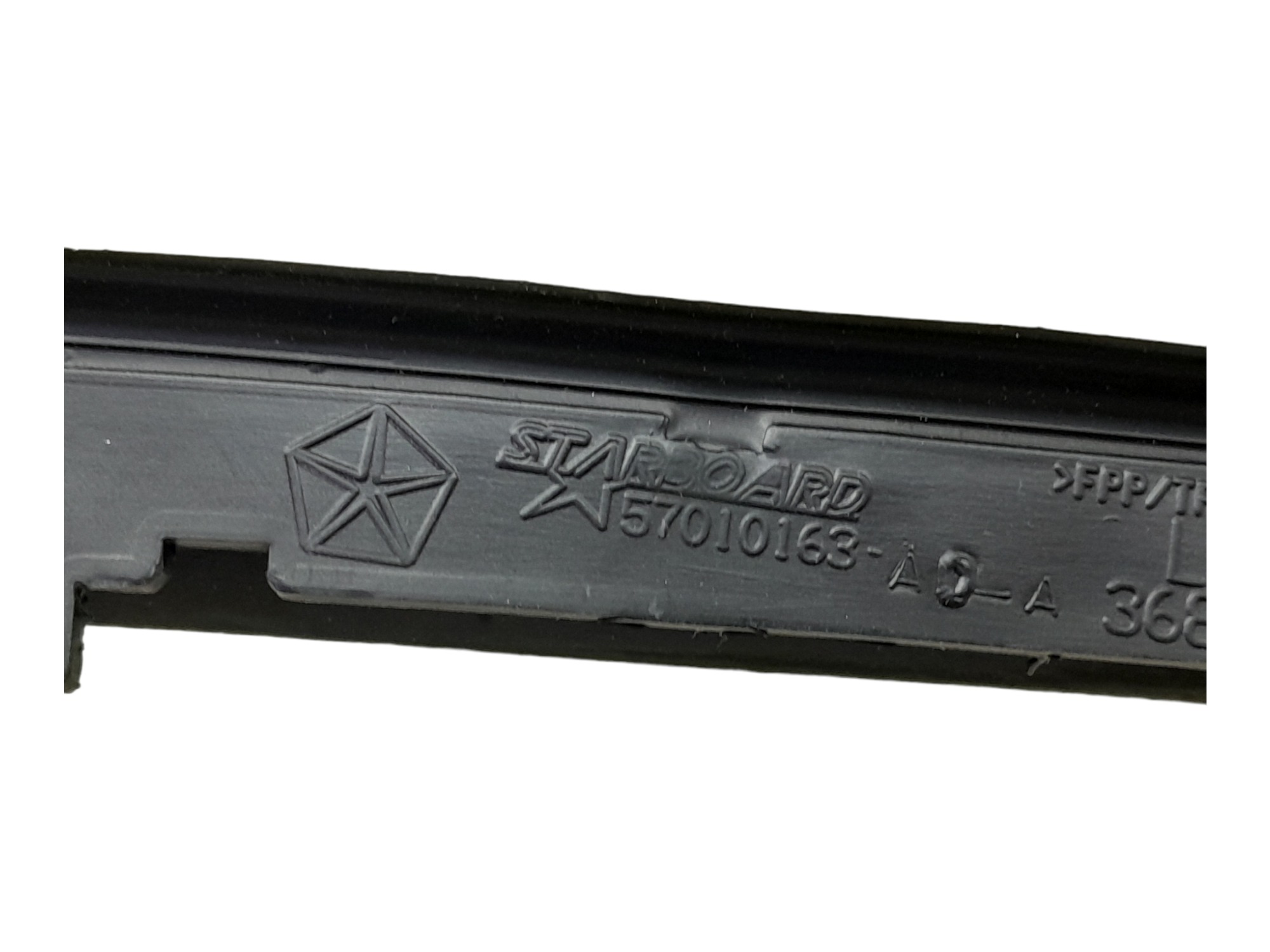 Aplique Esquerdo Parabrisa Jeep Cherokee Sport 2012 5