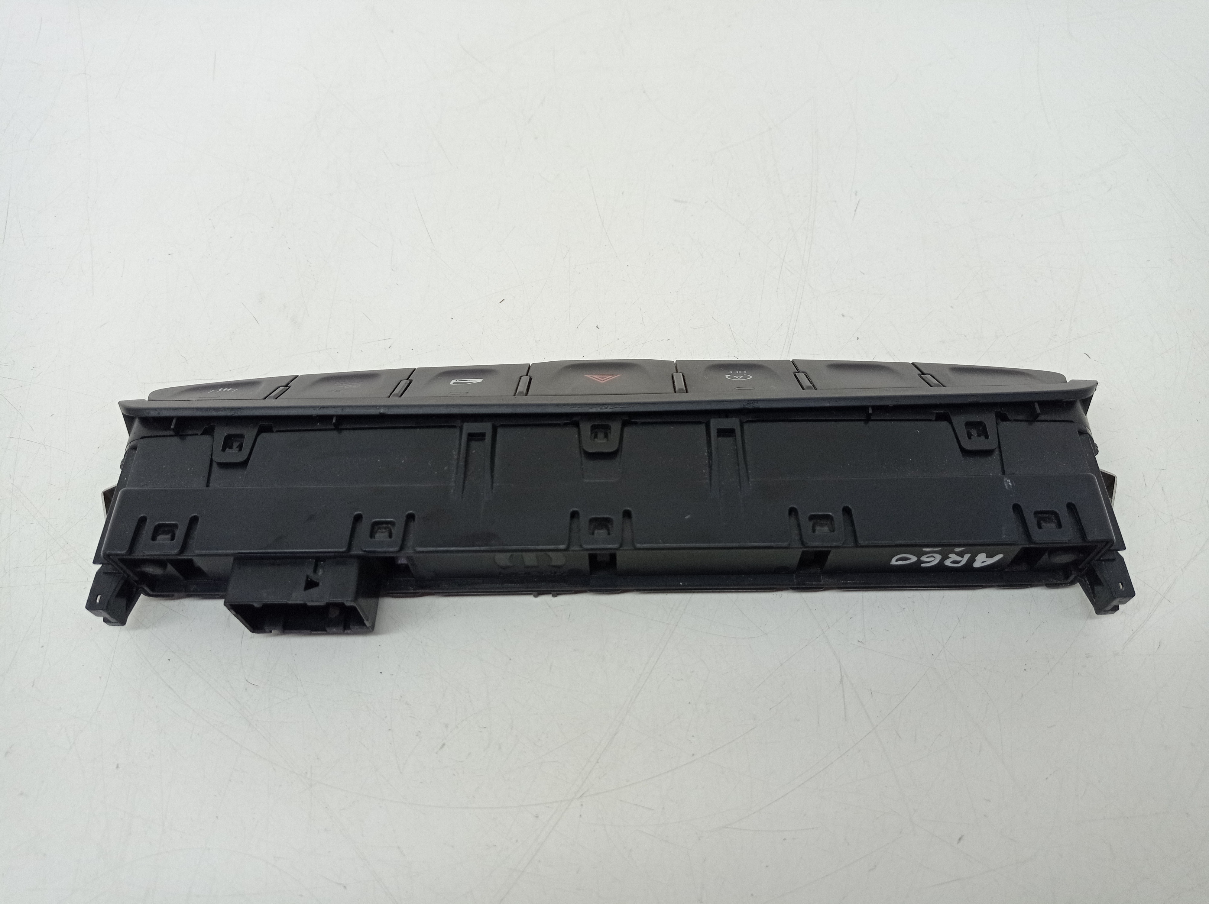Botao Pisca Alerta Fiat Argo 2018  – Preto 2