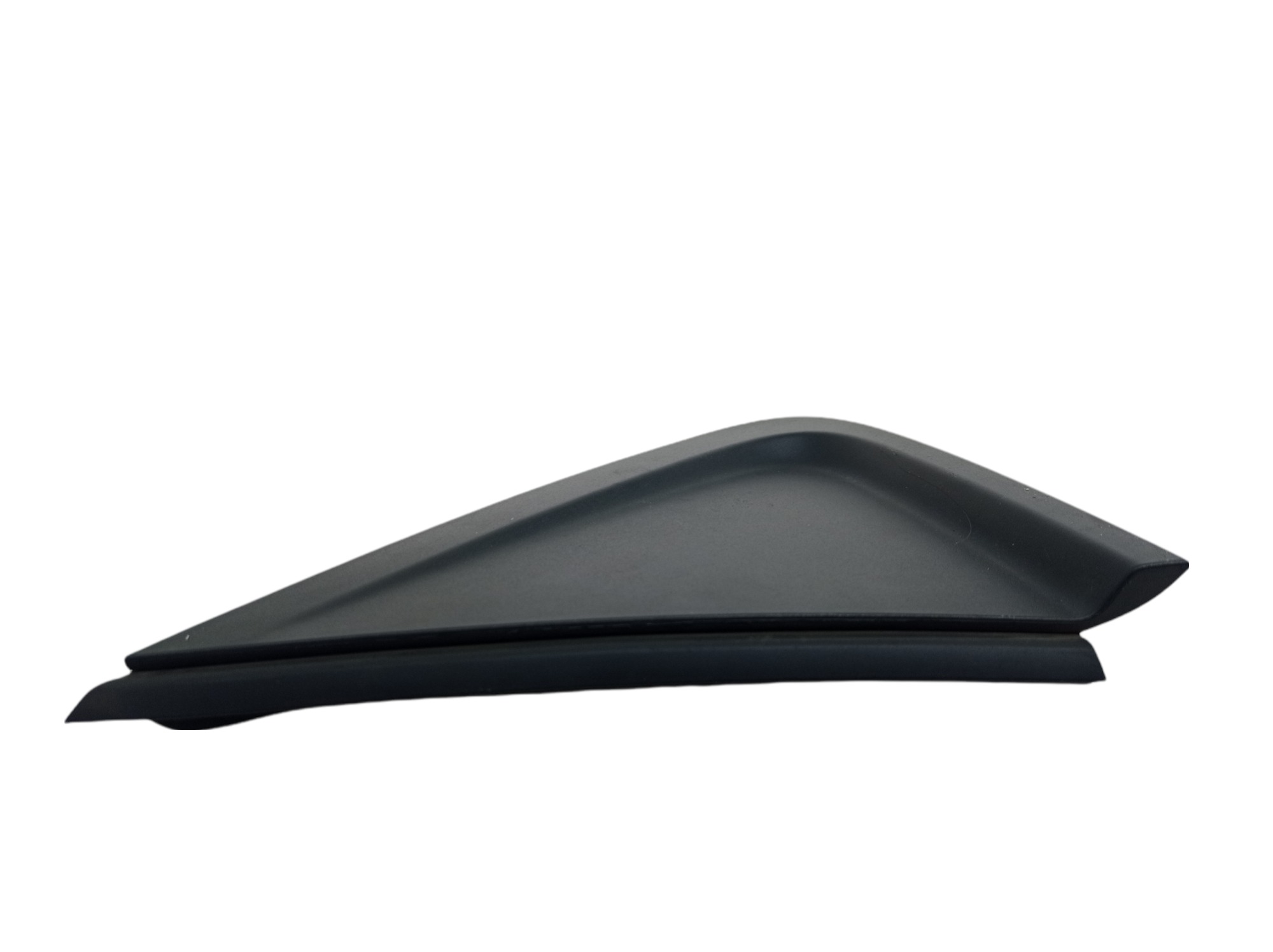 Acabamento Ext Lateral Tras Esq Chevrolet Onix Hatch 2020 4