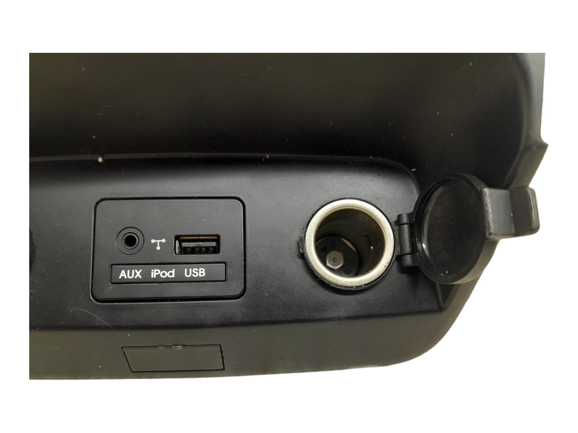 Moldura Acendedor Entrada Usb Kia Sorento 2011 Preto 3