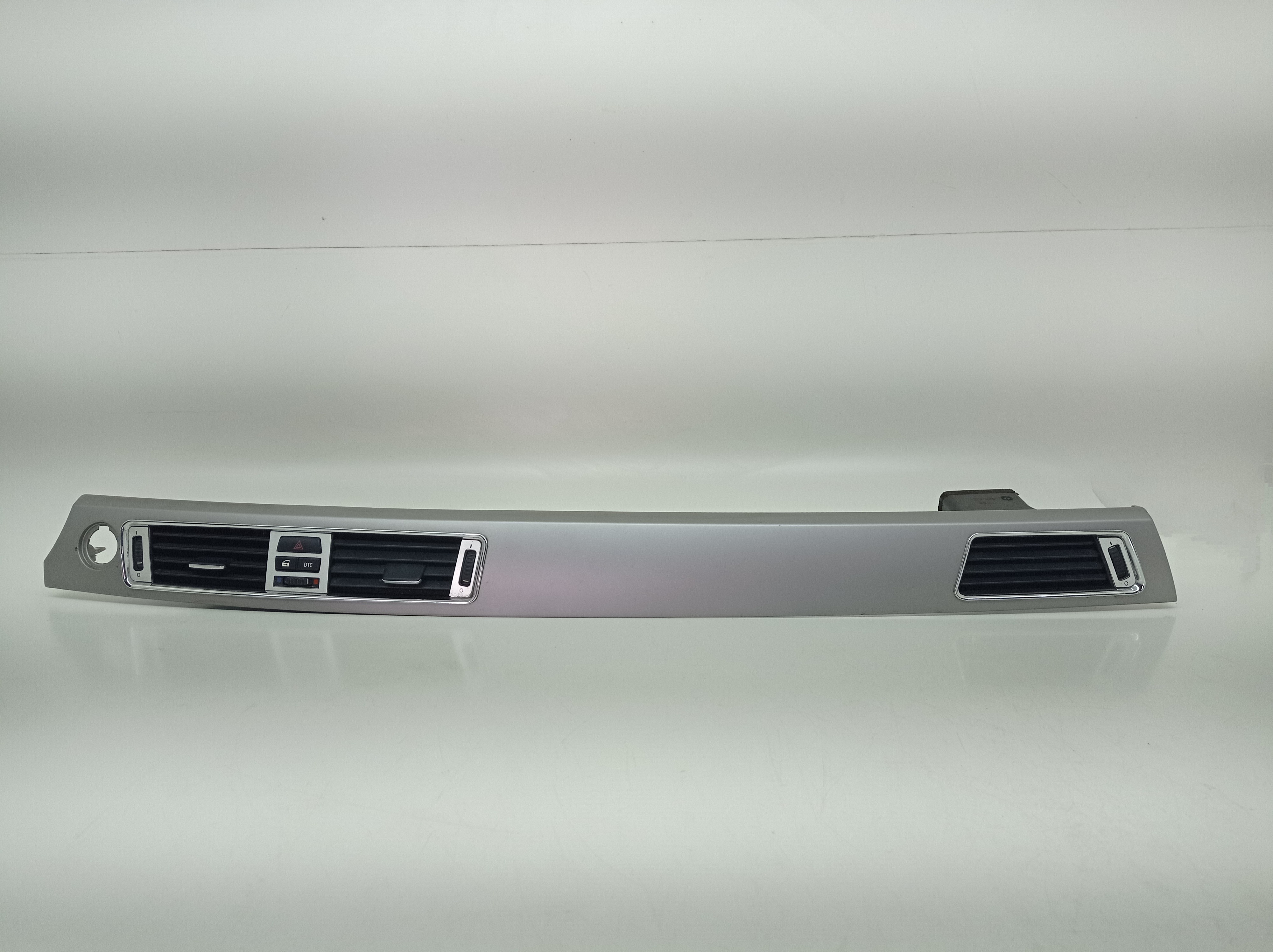 Moldura Central Com Difusores Bmw 325i 2008 1