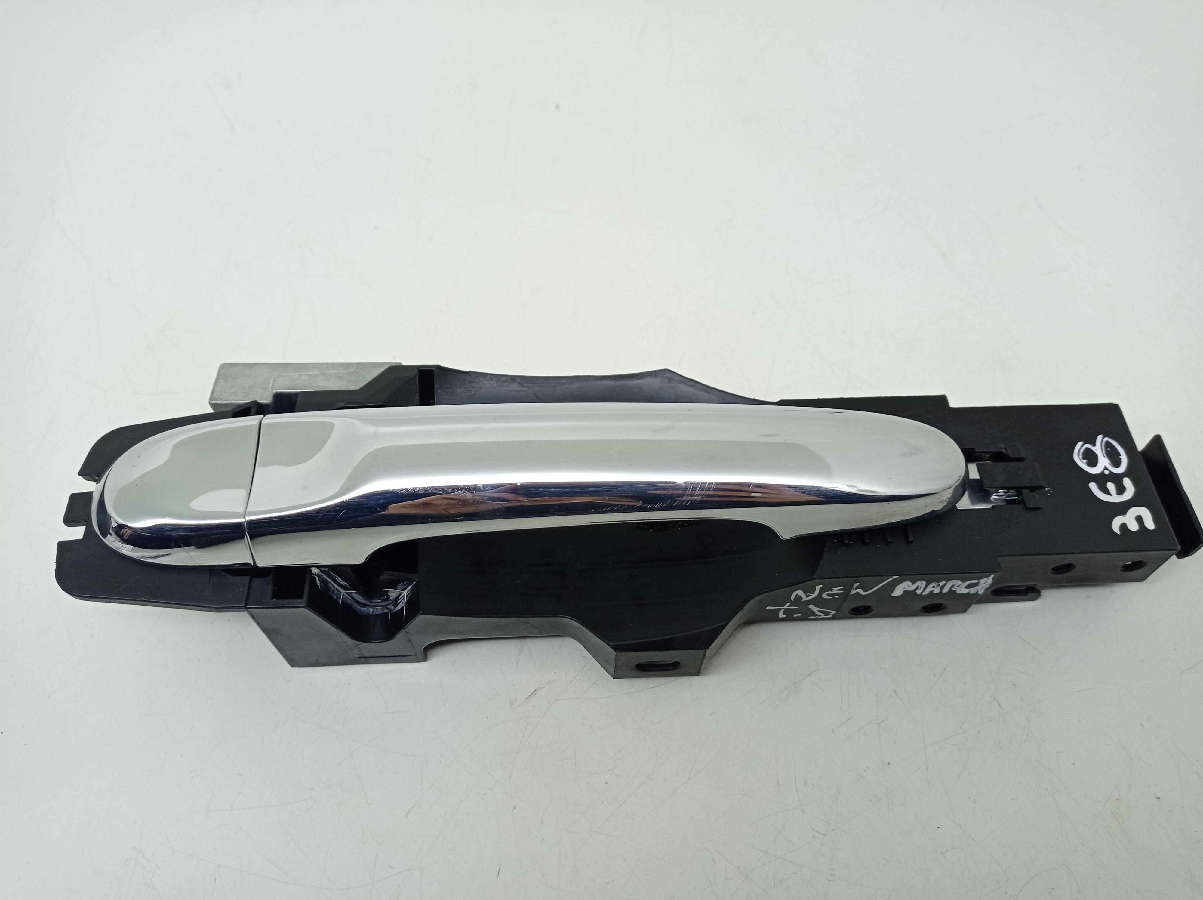 Macaneta Externa Traseira Dir Nissan March 2015 1