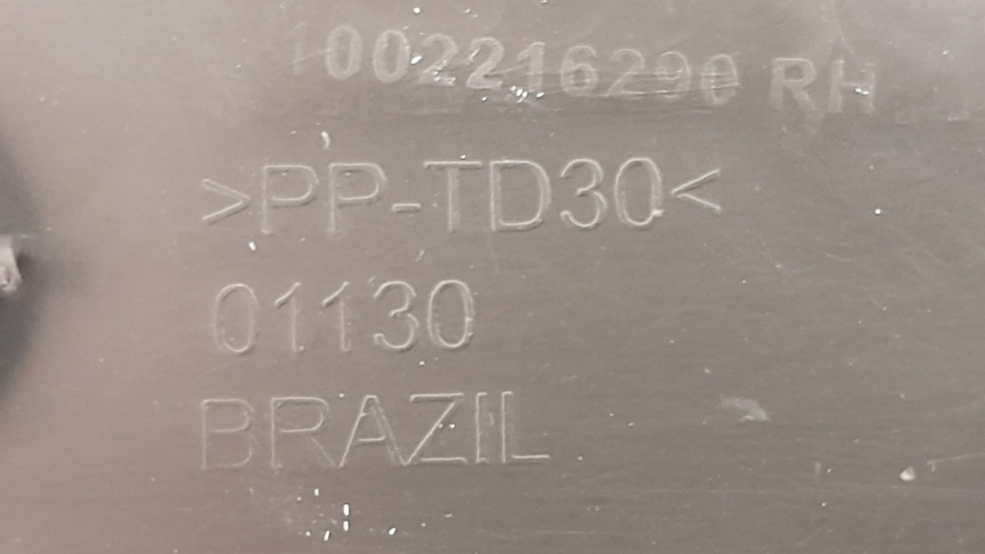 Aplique Lateral Traseiro Direito Fiat Toro Freedom 2.0 2018 3