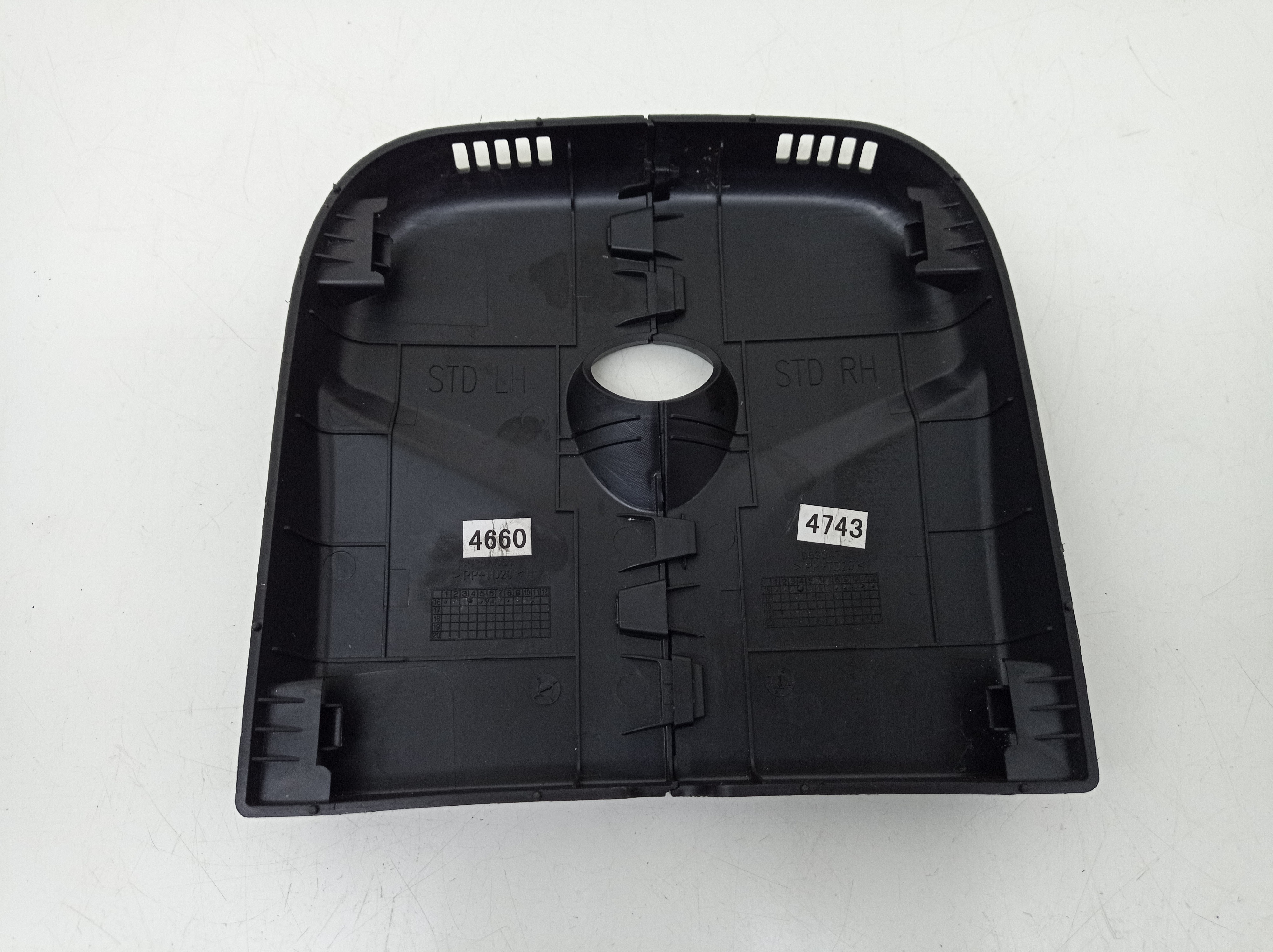 Moldura Sensor Parabrisa Chevrolet Tracker 2017 4
